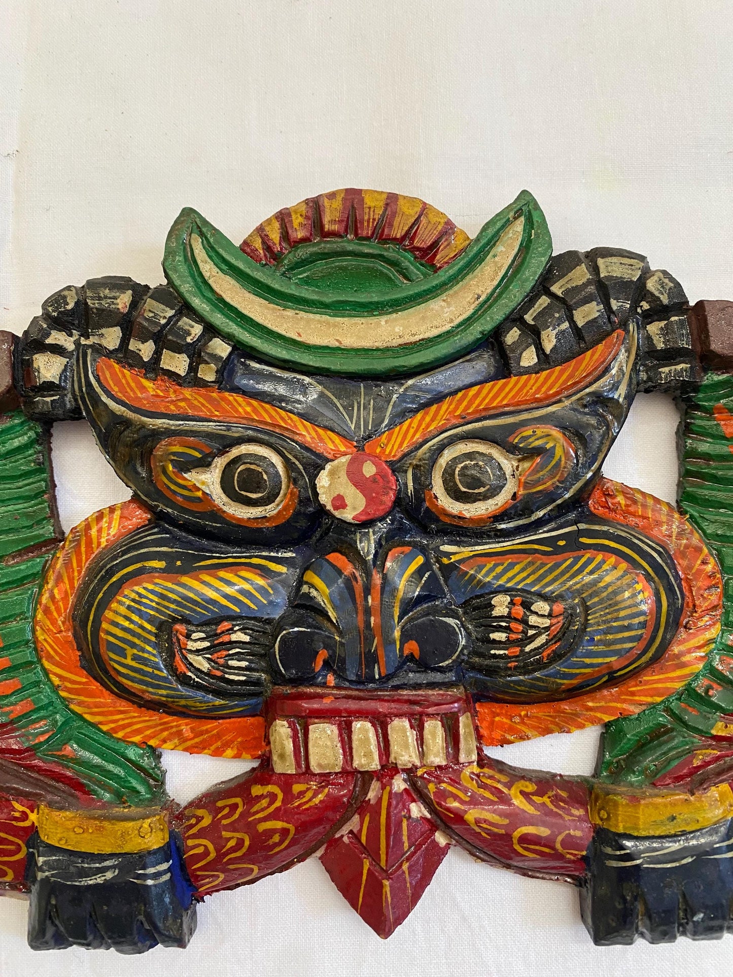Maschera Tribale Tradizionale in Legno - Maschera del Diavolo dello Sri Lanka per Appendere a Parete - Colori Giallo e Rosso