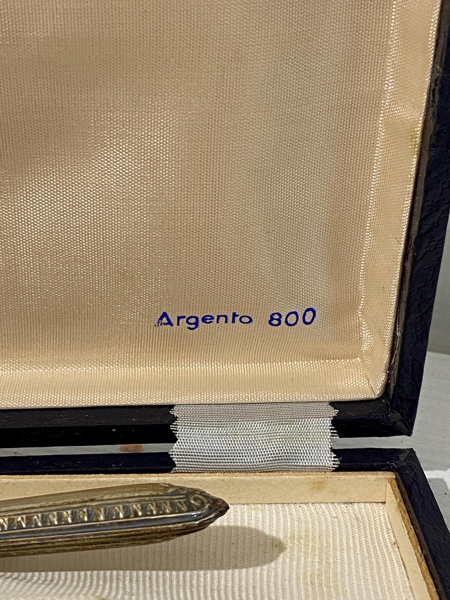 Servizio da Tavola Vintage per una Persona in Scatola Rivestita di Pelle Blu - Posate con Manici in Argento 800
