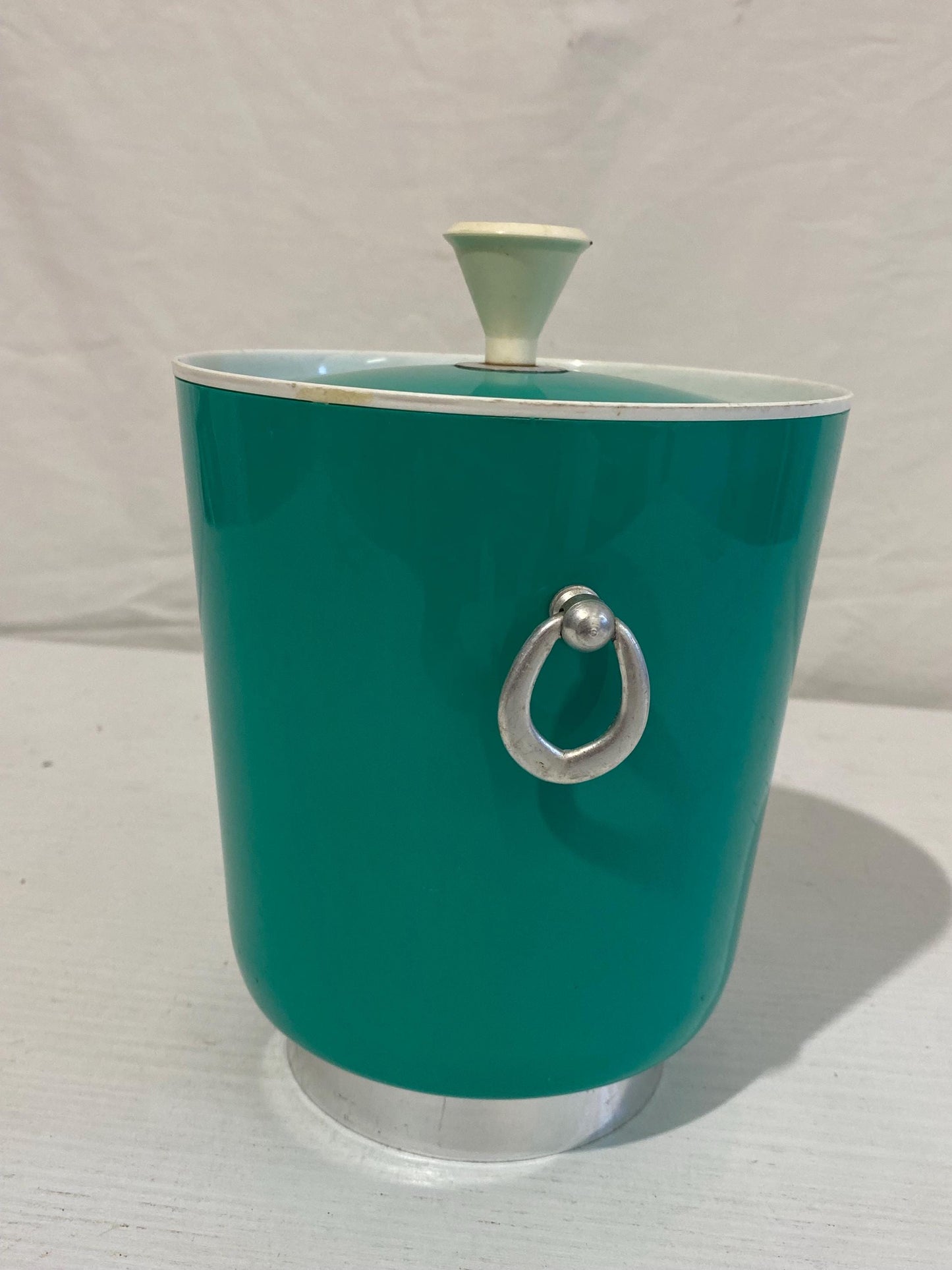 Secchiello per Ghiaccio Mid-Century Italiano in Plastica Verde Smeraldo con Manici in Alluminio - Anni '60