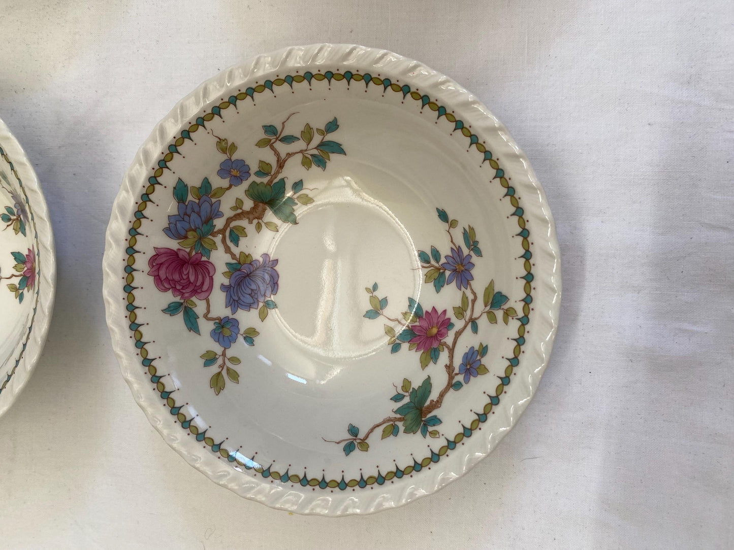 Set di 6 Ciotole Floreali Vintage Alfares de Ponte Sampaio - Pontesa Ceramica Bianca con Fiori Viola e Fuxia