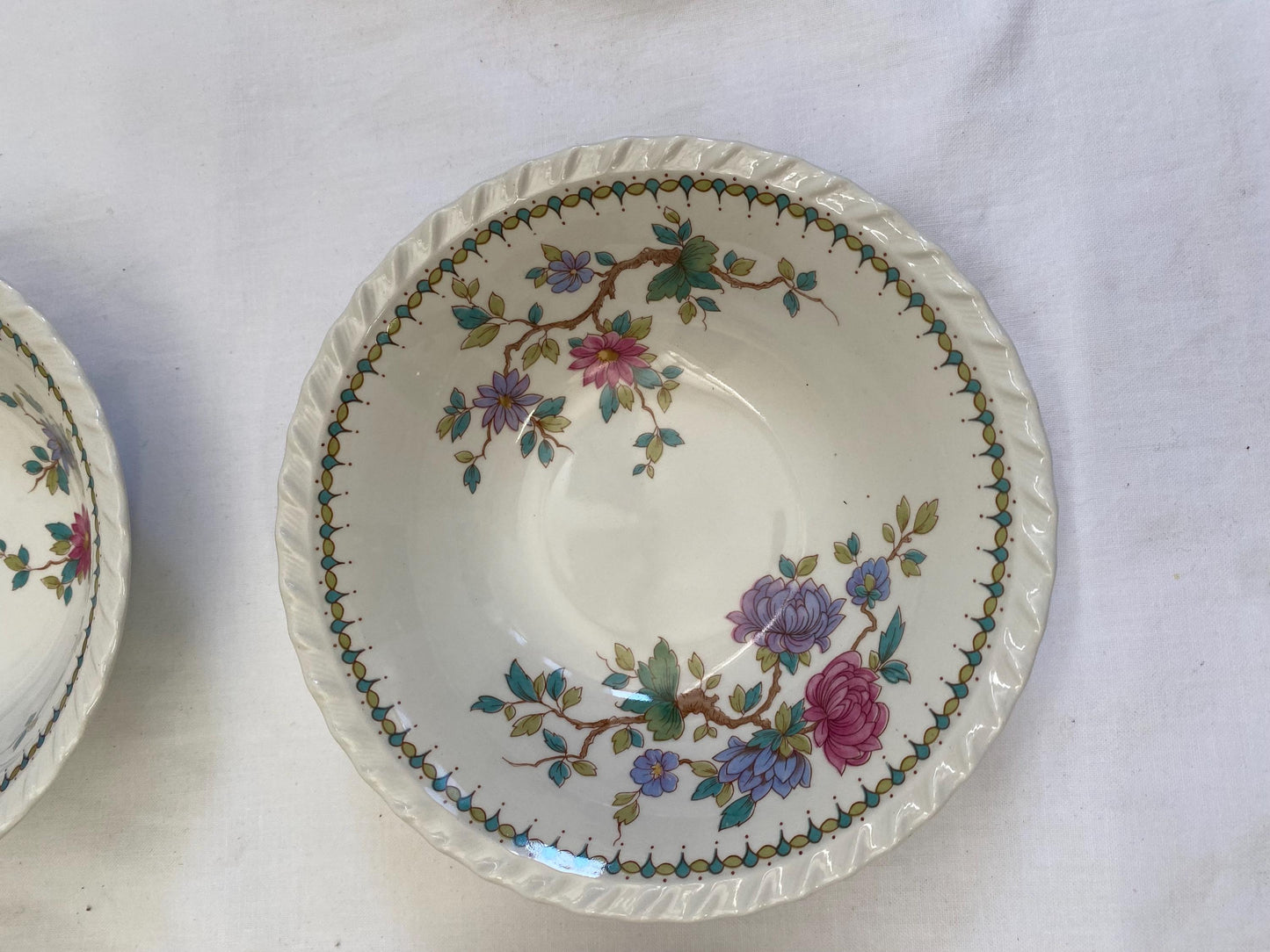 Set di 6 Ciotole Floreali Vintage Alfares de Ponte Sampaio - Pontesa Ceramica Bianca con Fiori Viola e Fuxia