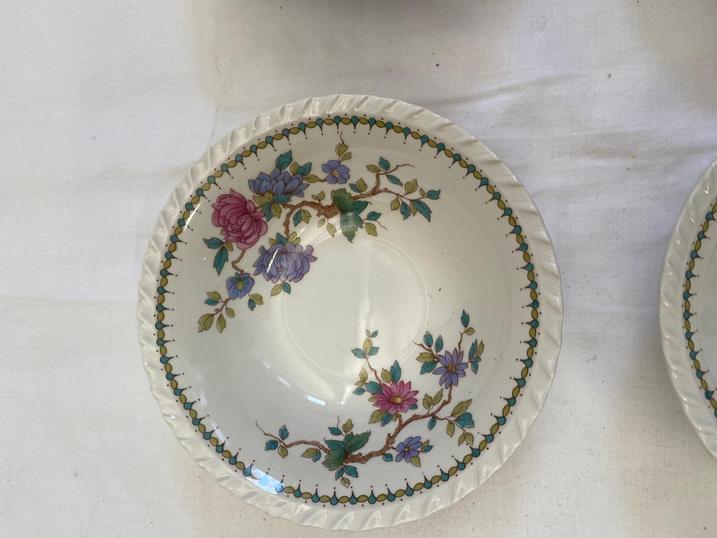 Set di 6 Ciotole Floreali Vintage Alfares de Ponte Sampaio - Pontesa Ceramica Bianca con Fiori Viola e Fuxia