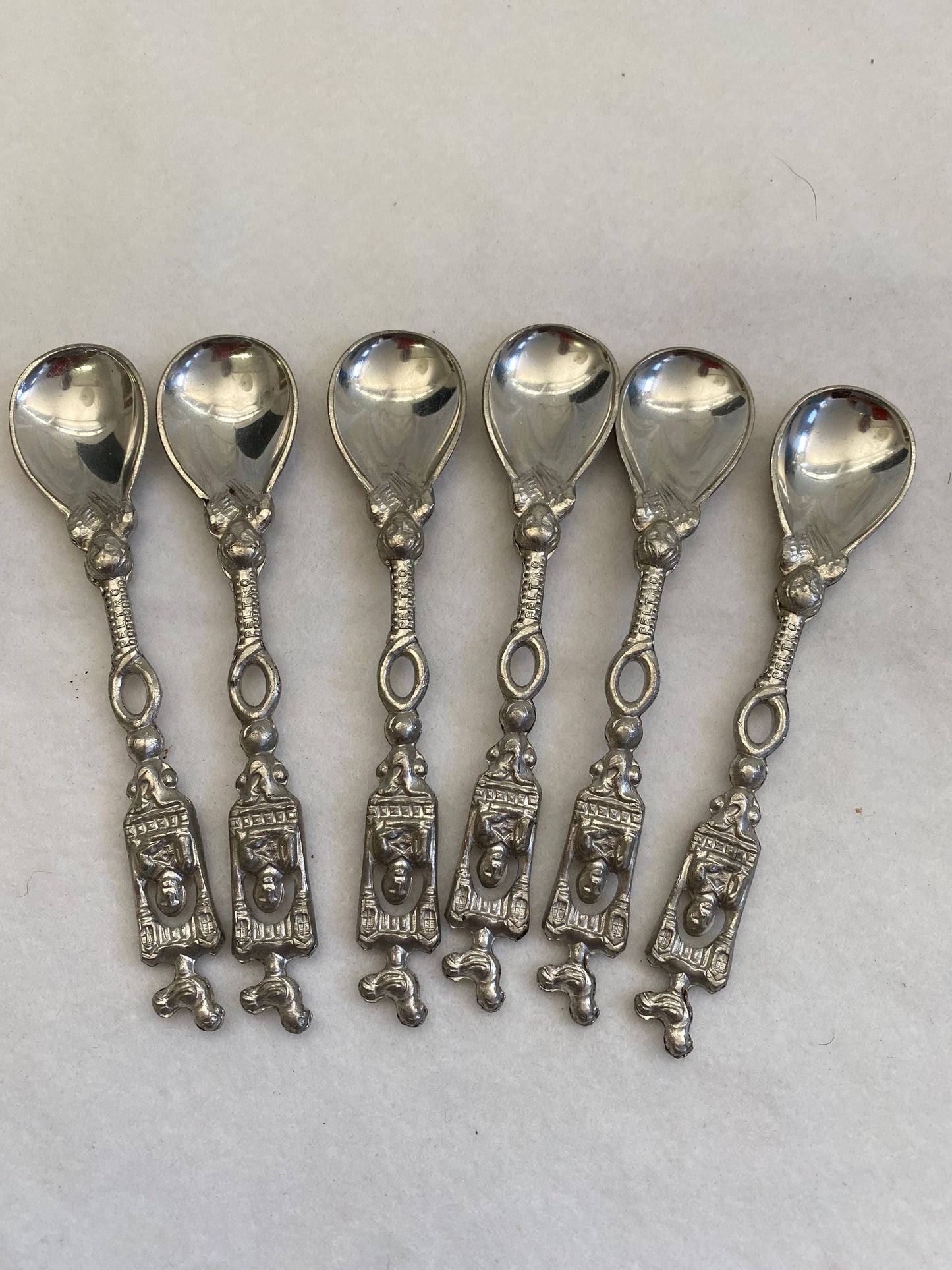 Cucchiaini in Peltro Argentato con Manici Decorati 12 cm - Eleganza e Tradizione per la Tua Tavola