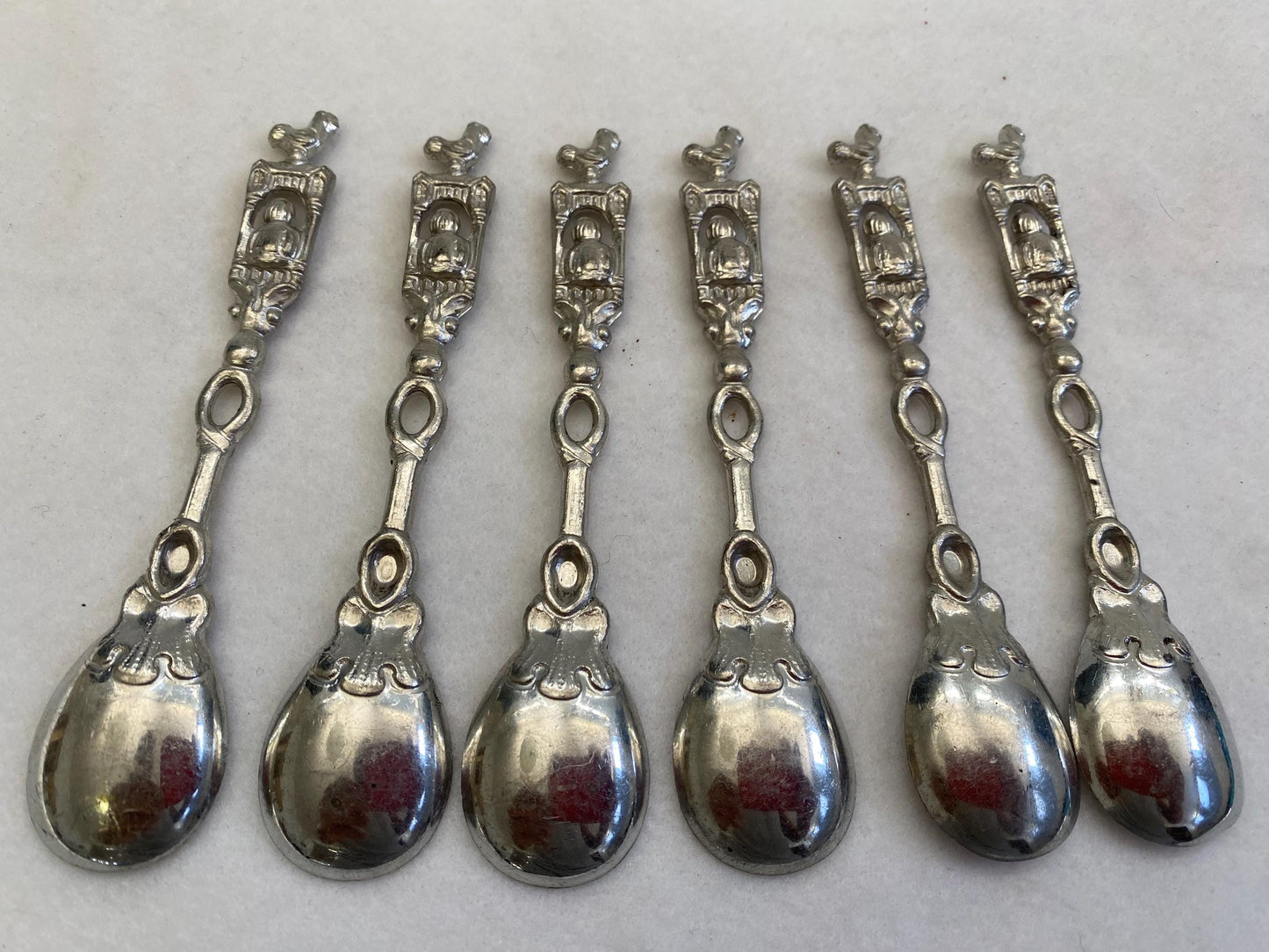 Cucchiaini in Peltro Argentato con Manici Decorati 12 cm - Eleganza e Tradizione per la Tua Tavola