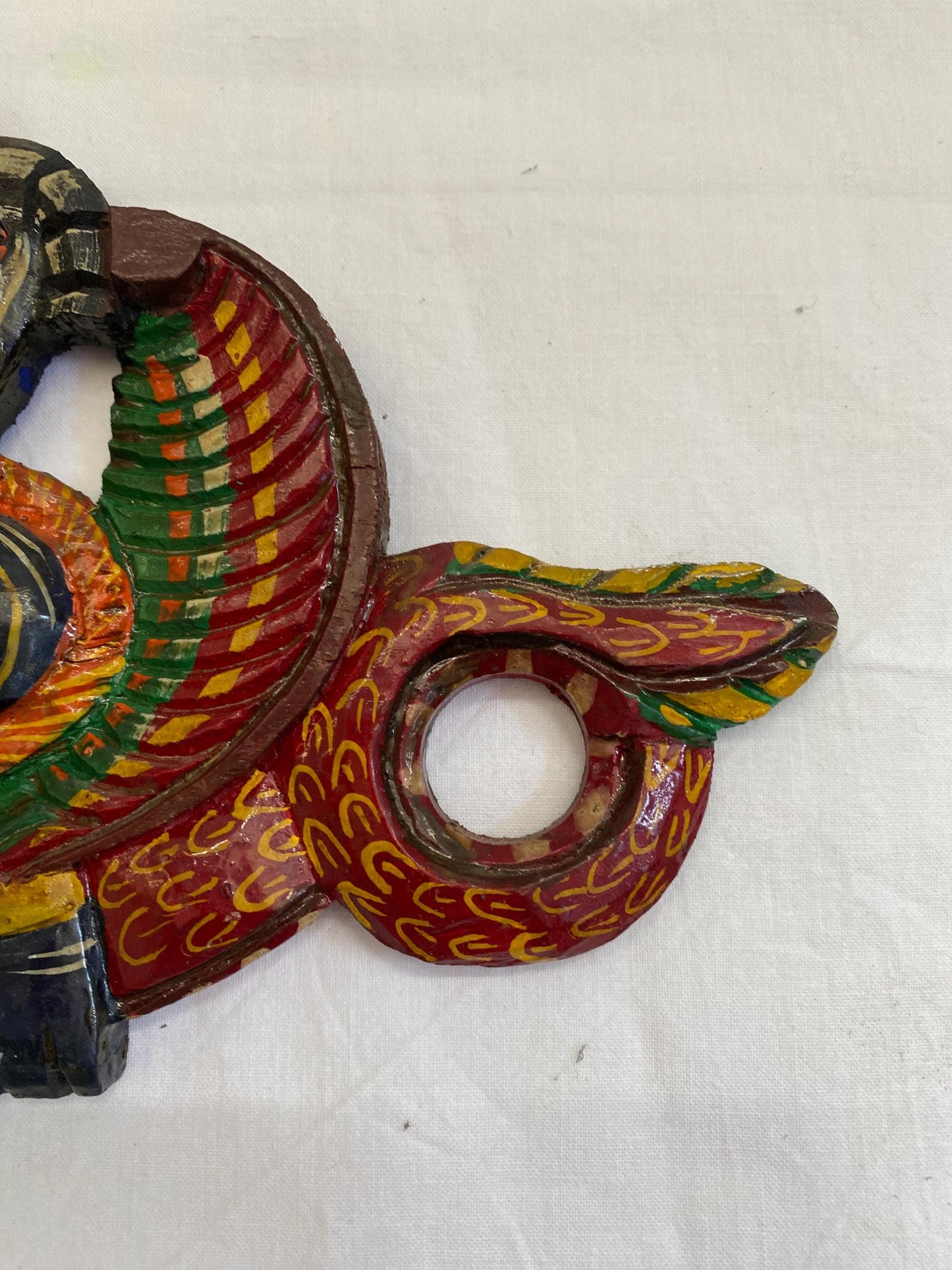 Maschera Tribale Tradizionale in Legno - Maschera del Diavolo dello Sri Lanka per Appendere a Parete - Colori Giallo e Rosso