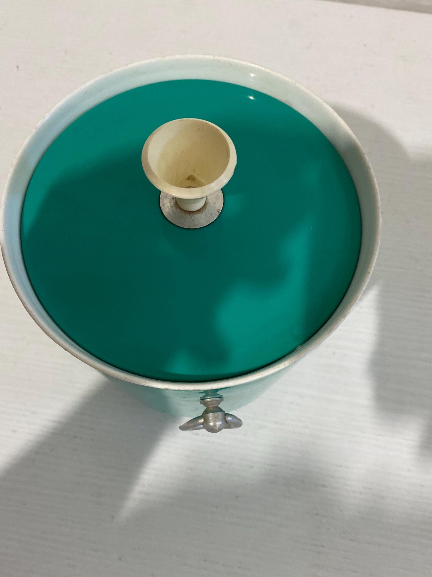 Secchiello per Ghiaccio Mid-Century Italiano in Plastica Verde Smeraldo con Manici in Alluminio - Anni '60