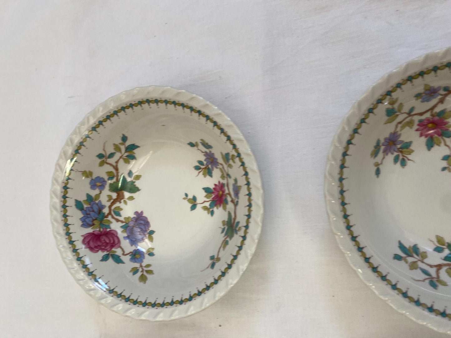 Set di 6 Ciotole Floreali Vintage Alfares de Ponte Sampaio - Pontesa Ceramica Bianca con Fiori Viola e Fuxia