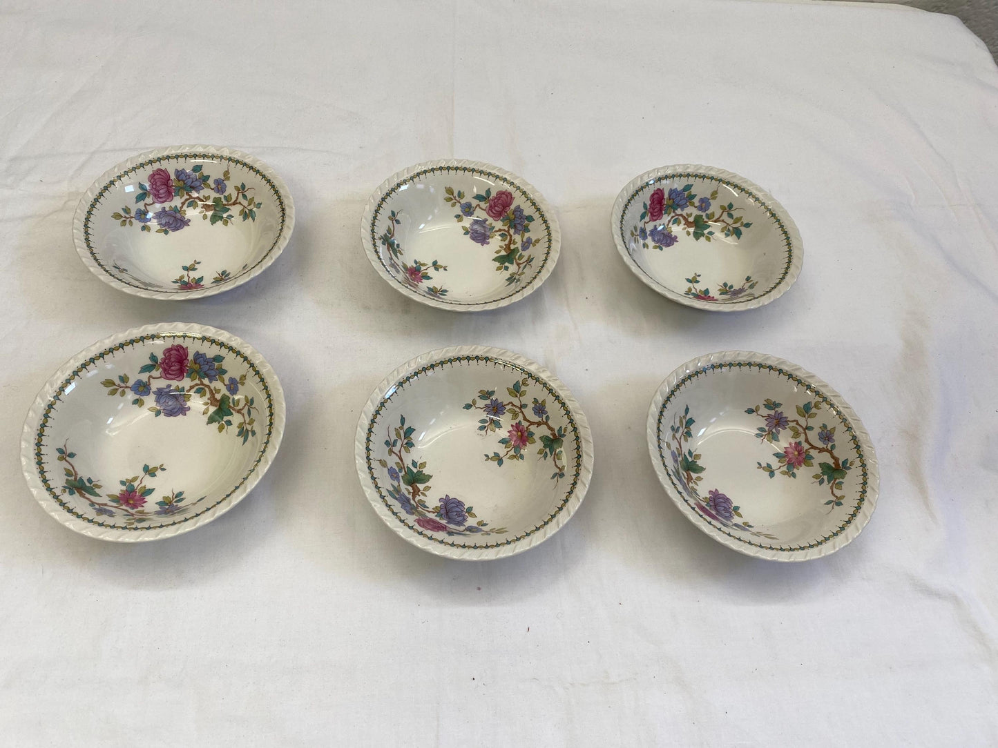 Set di 6 Ciotole Floreali Vintage Alfares de Ponte Sampaio - Pontesa Ceramica Bianca con Fiori Viola e Fuxia