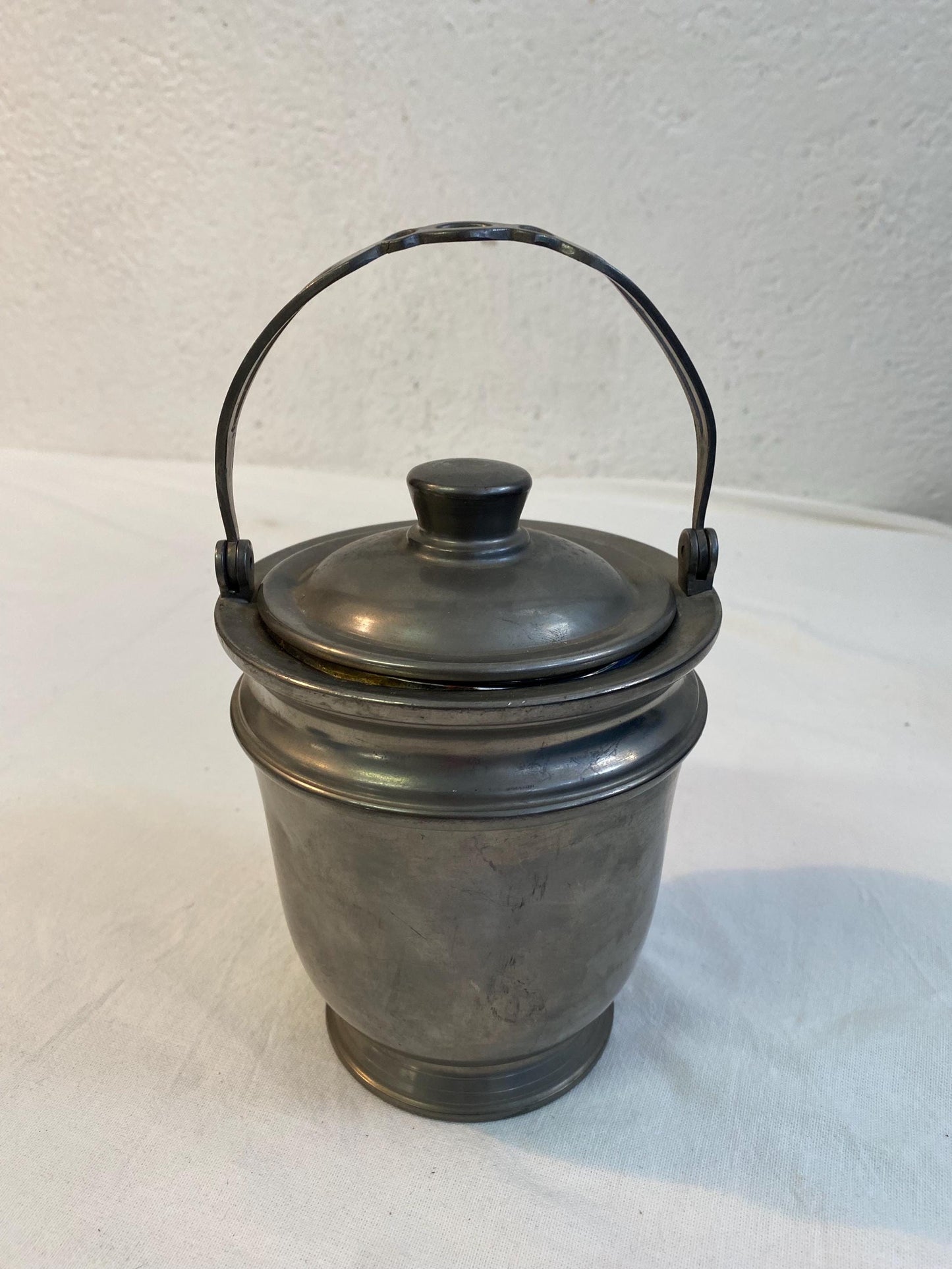 Secchiello per Ghiaccio Vintage in Peltro  Elegante e Pratico