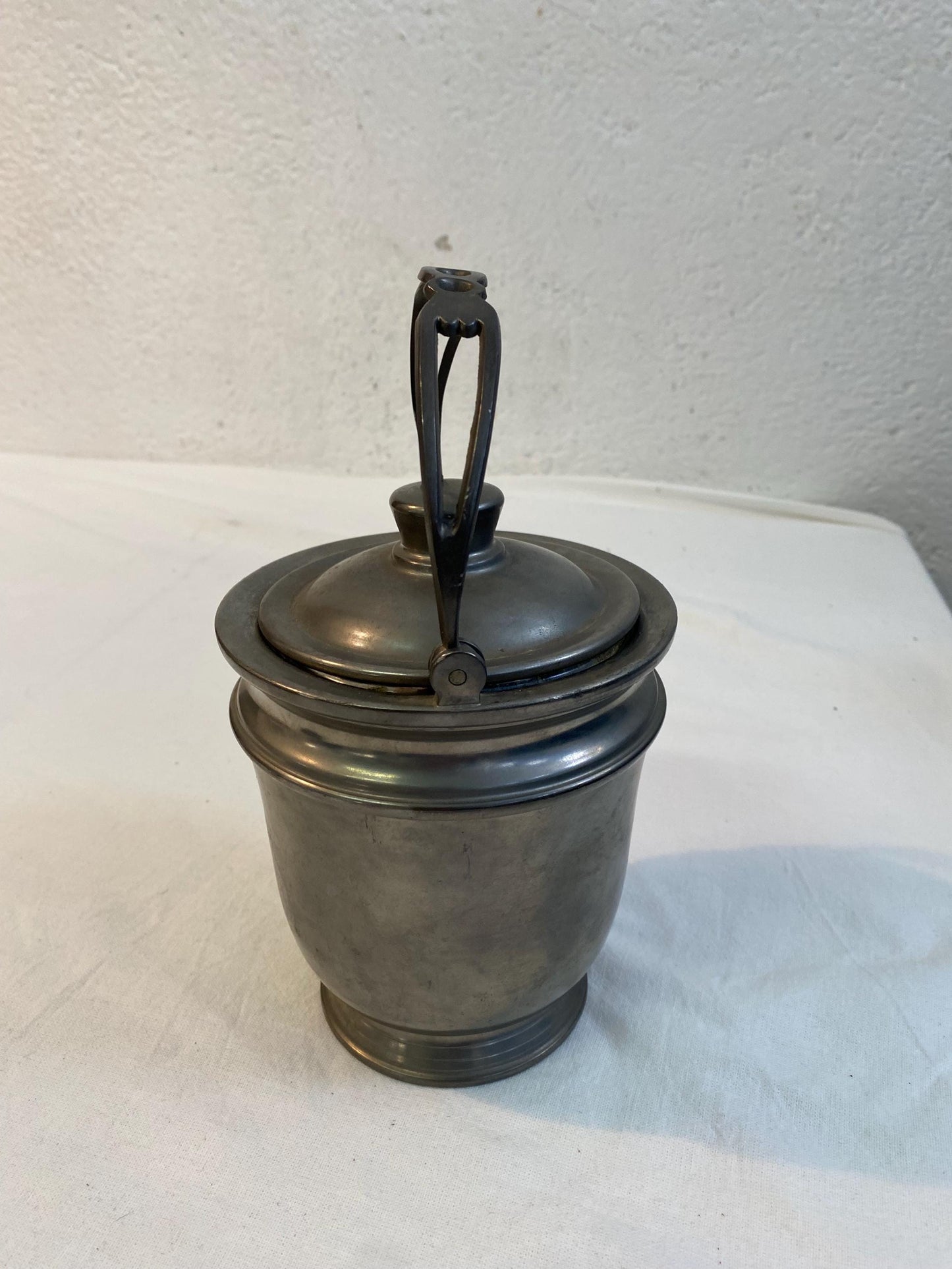 Secchiello per Ghiaccio Vintage in Peltro  Elegante e Pratico
