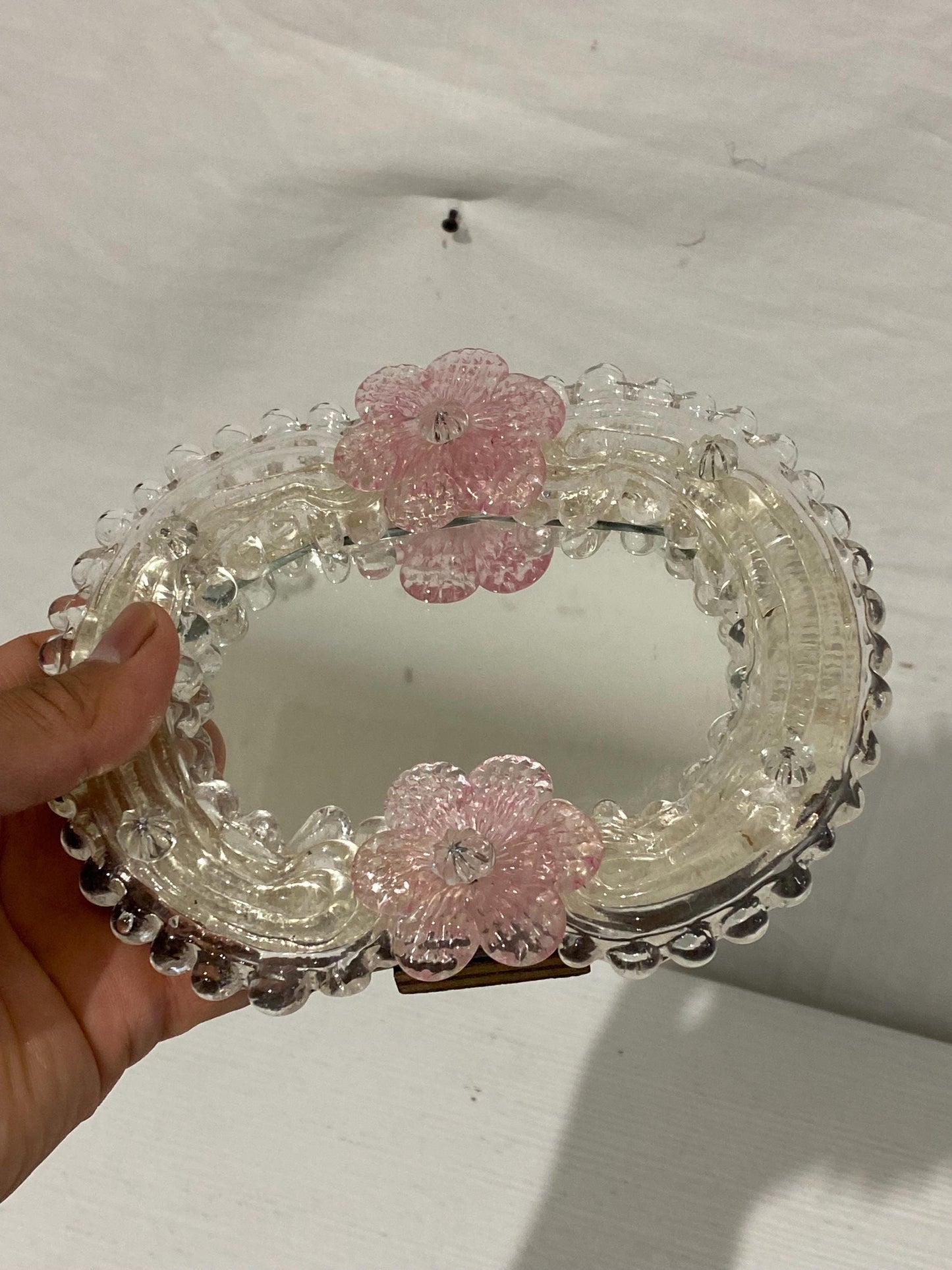Specchio Vintage in Vetro di Murano Anni '50, Realizzato a Mano 16x4x14 cm (6,3"x1,6"x5,5") con Fiori Rosa