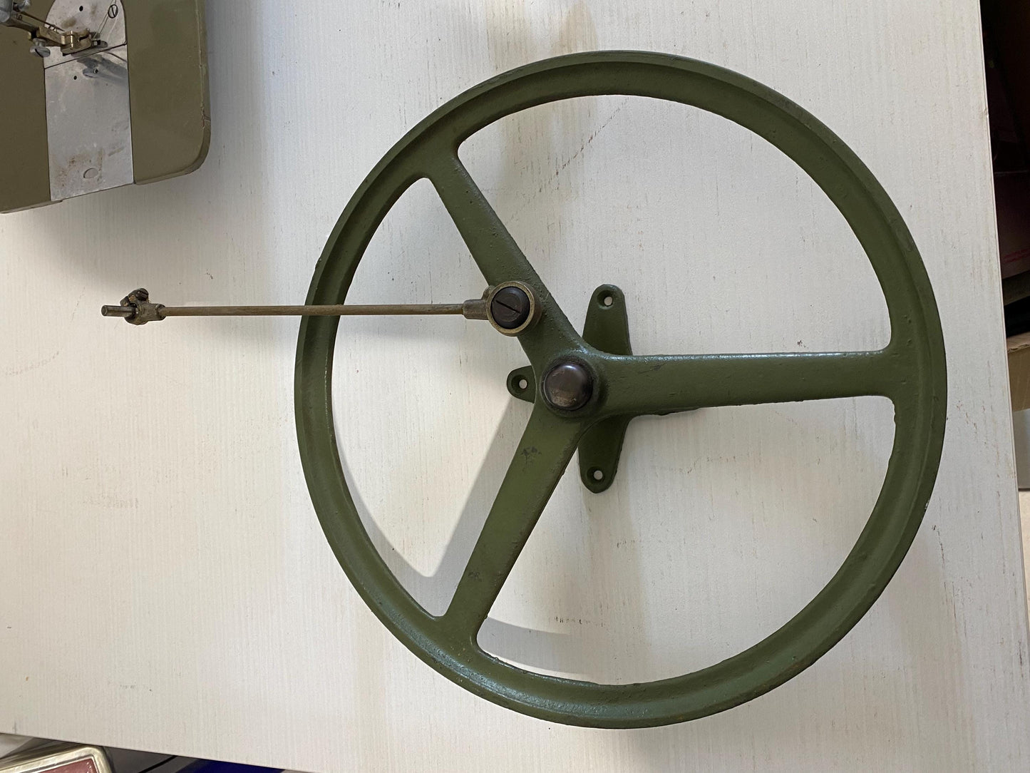 Macchina da Cucire Vintage Caser MD con Pedale e Volano Verde Militare Made in Italy (per pezzi di ricambio)