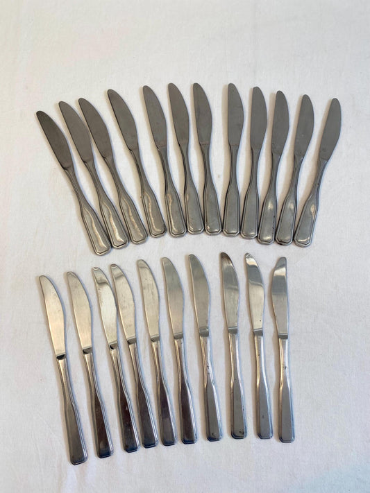 Vintage Steel Knife Set: 10 x 20 cm Knives + 12 x 21 cm Knives