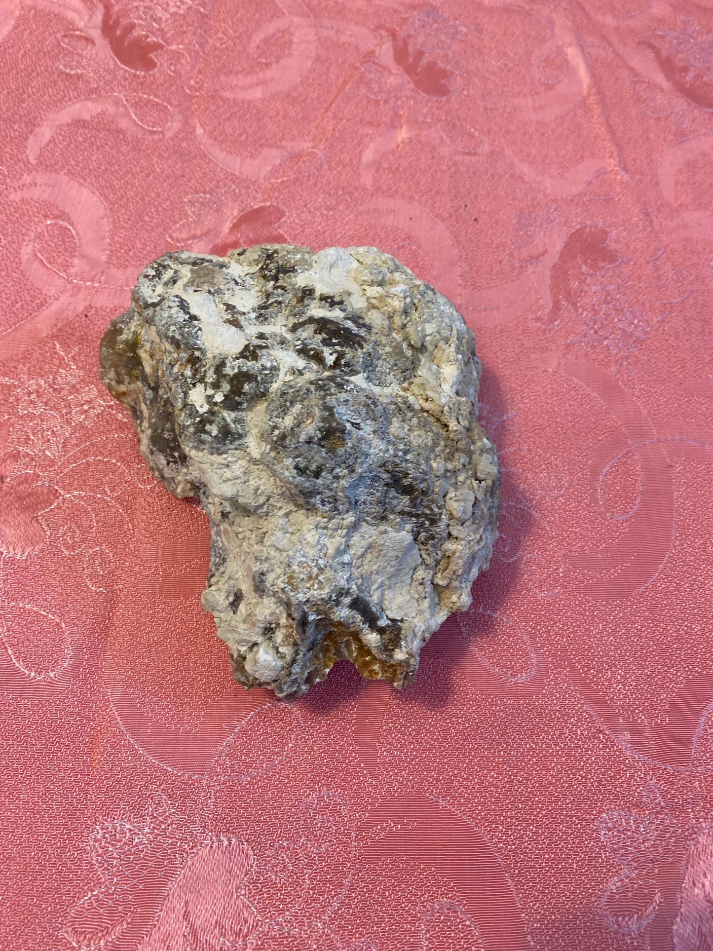 Geode Naturale di Calcedonio Grigio - Minerale Decorativo per Collezionisti 16x14x8 cm, Peso 0,90 kg