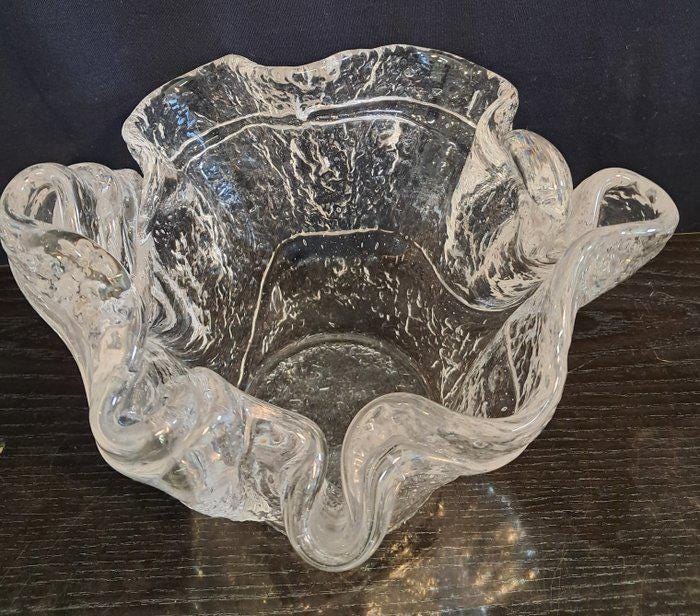Vaso Vintage in Vetro Anni '70 a Forma di Fazzoletto - Elegante e Unico