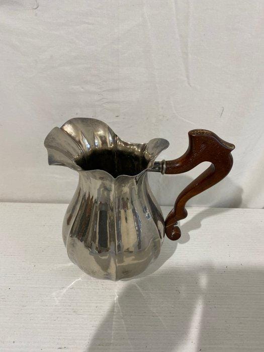 Antica Brocca-Caraffa in Argento Placcato con Manico in Legno - Punzonata ALGEMA