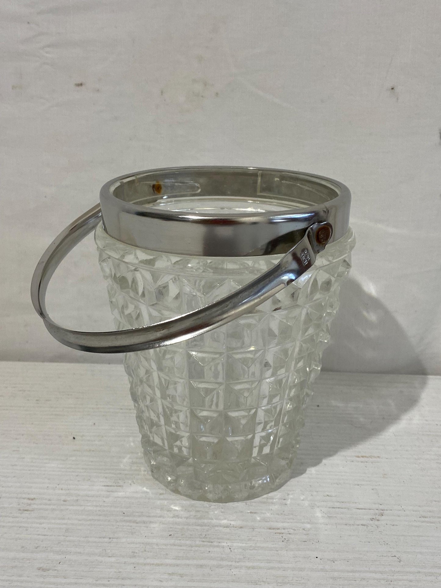 Secchiello per Ghiaccio Vintage in Vetro e Acciaio Inox - Design Elegante con Scanalature - Misure 14 cm (5.5") x 11 cm (4.3")