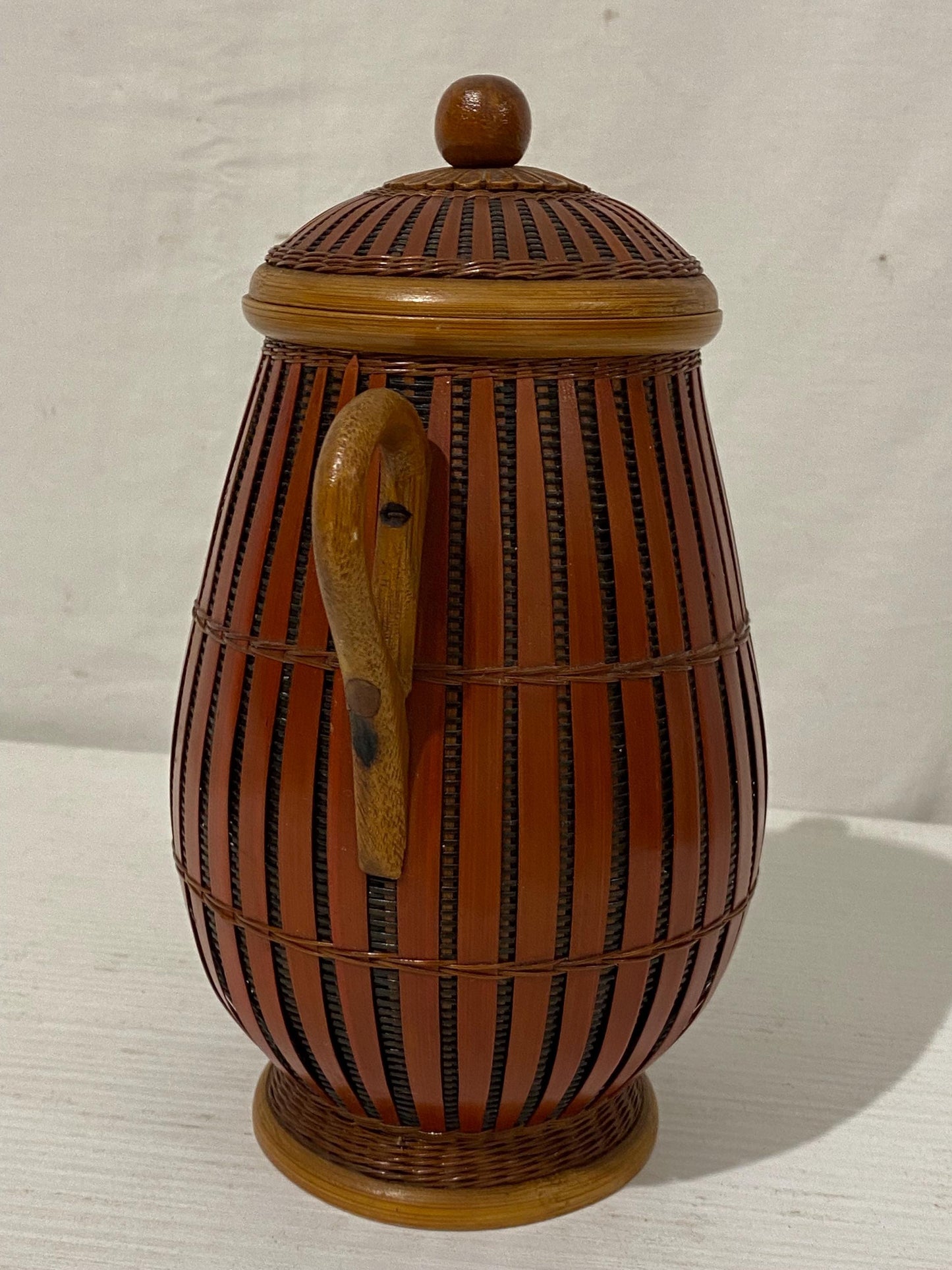Antico Barattolo in terracotta smaltata e Bambù Intrecciato con Coperchio - Shanghai Handicrafts - 20x16x11 cm