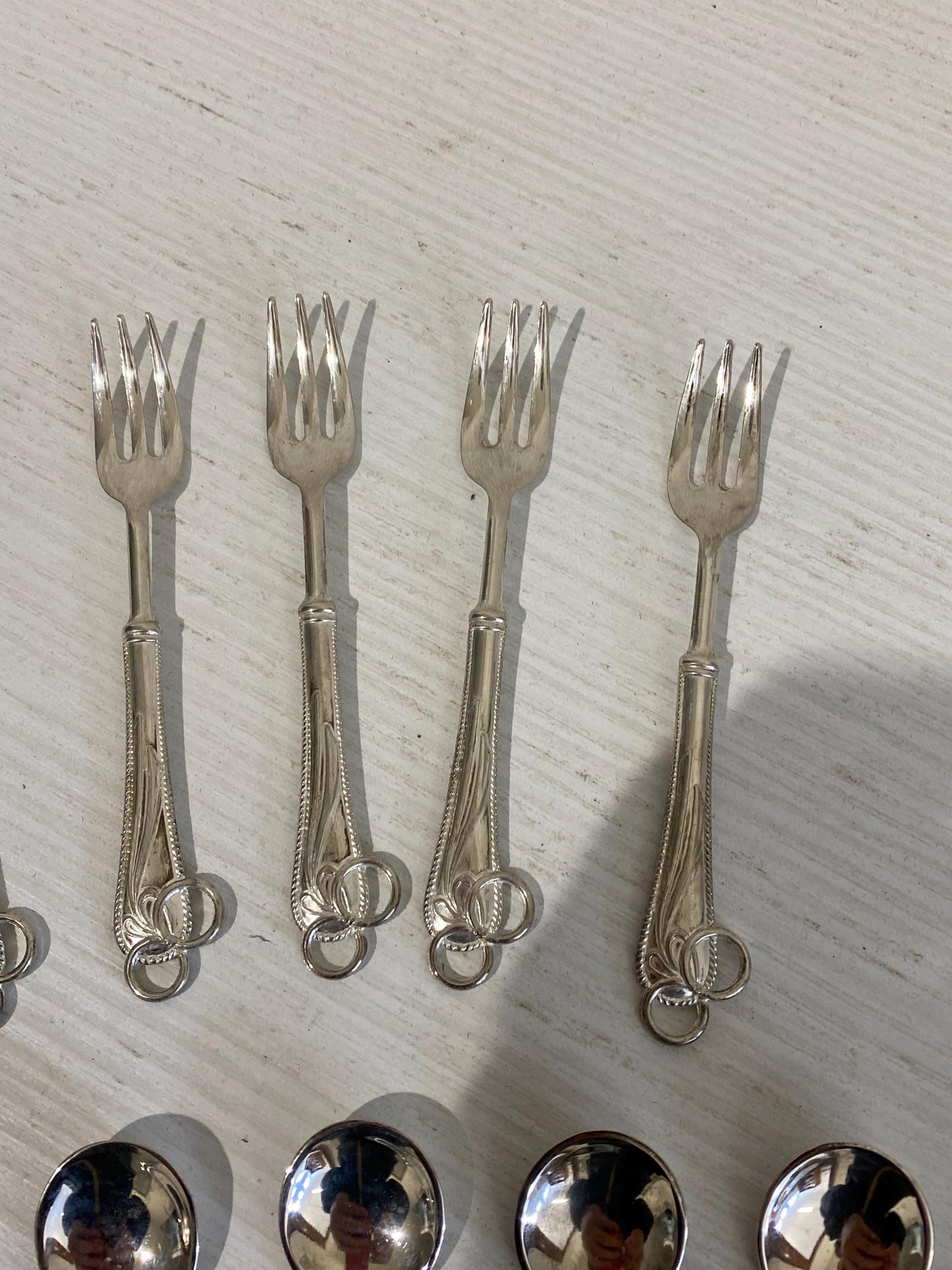 Set Vintage di 12 Posate da Dessert in Argento Placcato - 6 Cucchiaini e 6 Forchettine