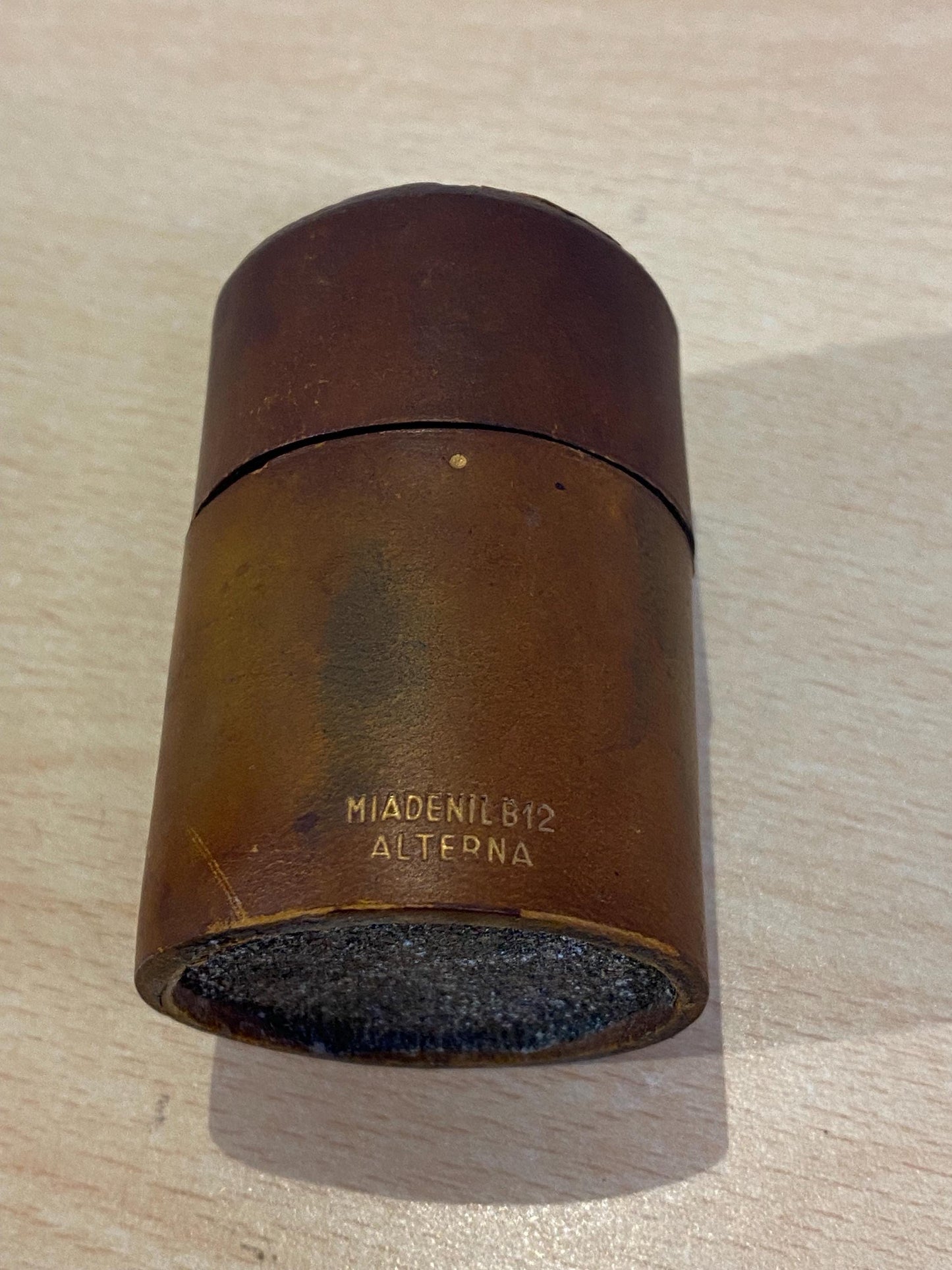 Scatola Portafiammiferi Vintage in Cuoio Miadenil B12 Altena - 6,5x4 cm Rara da Collezione