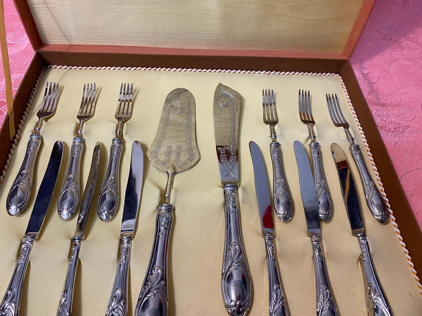 Servizio da dolce vintage in argento 800 placcato, posate con coltello e spatola in stile barocco con scatola originale come nuove originali