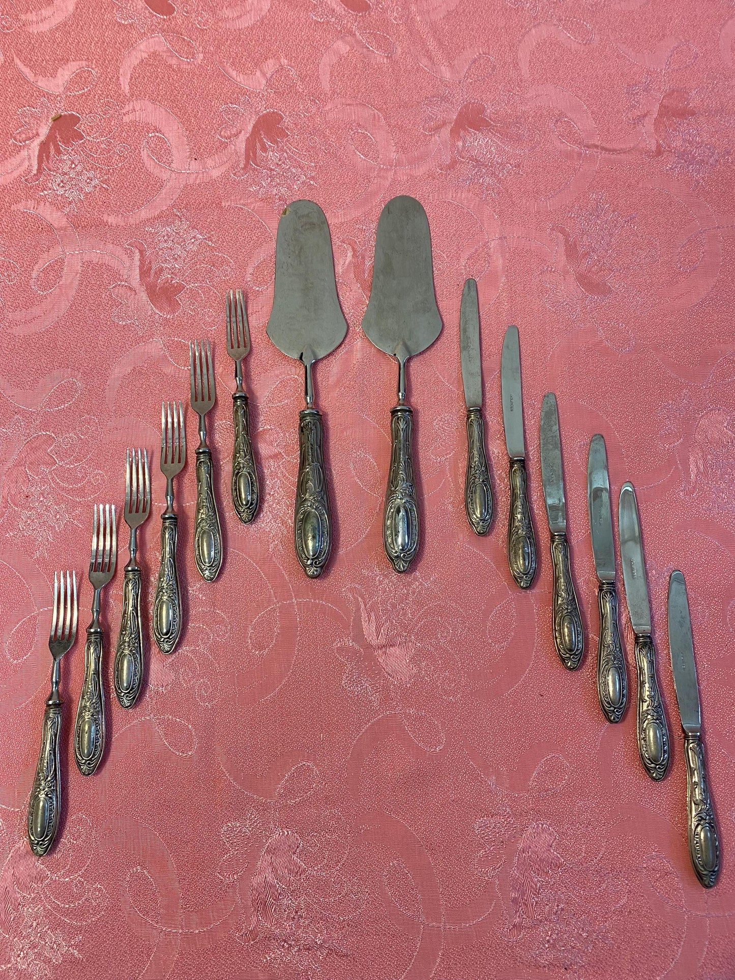Set Vintage Posate da Dolce in Argento Inciso 14 Pezzi Eleganti con Manico Cesellato