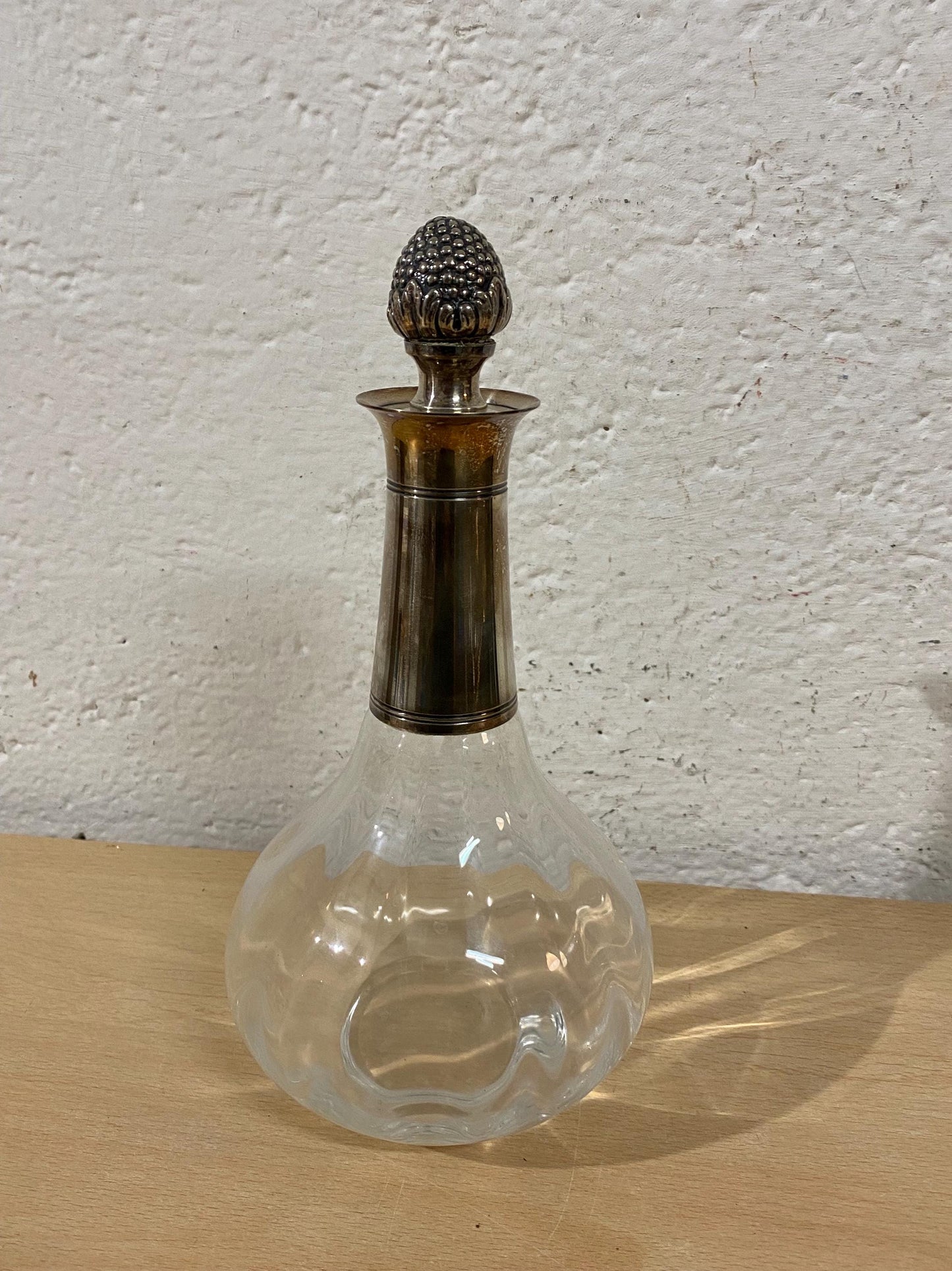Christofle Fleuron Decanter Tappo a forma di ghianda Vetro e placcato argento - 20 secolo, Francia