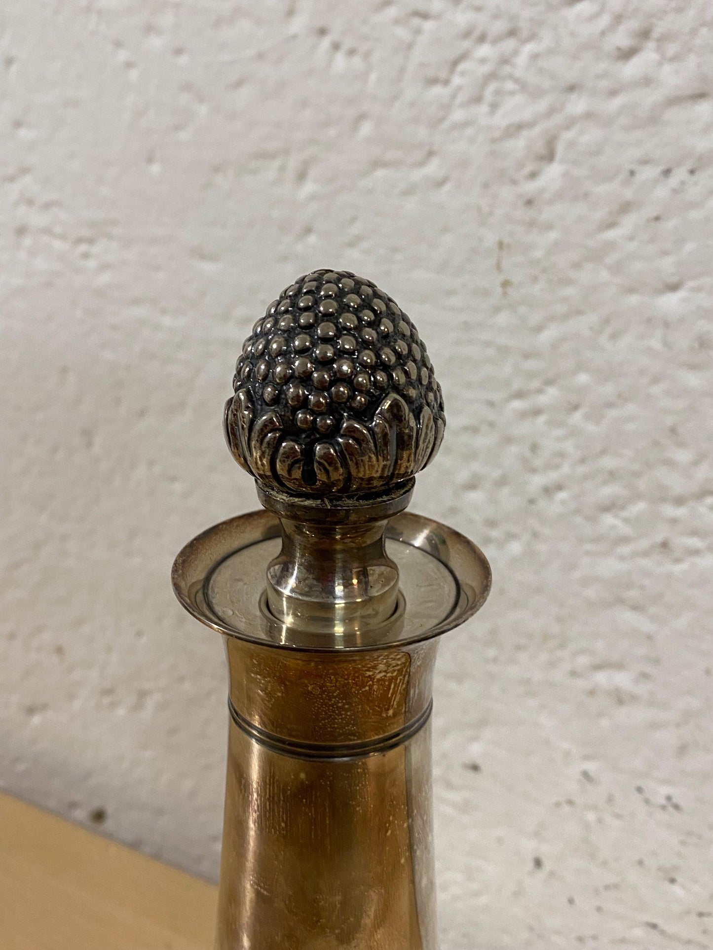Christofle Fleuron Decanter Tappo a forma di ghianda Vetro e placcato argento - 20 secolo, Francia