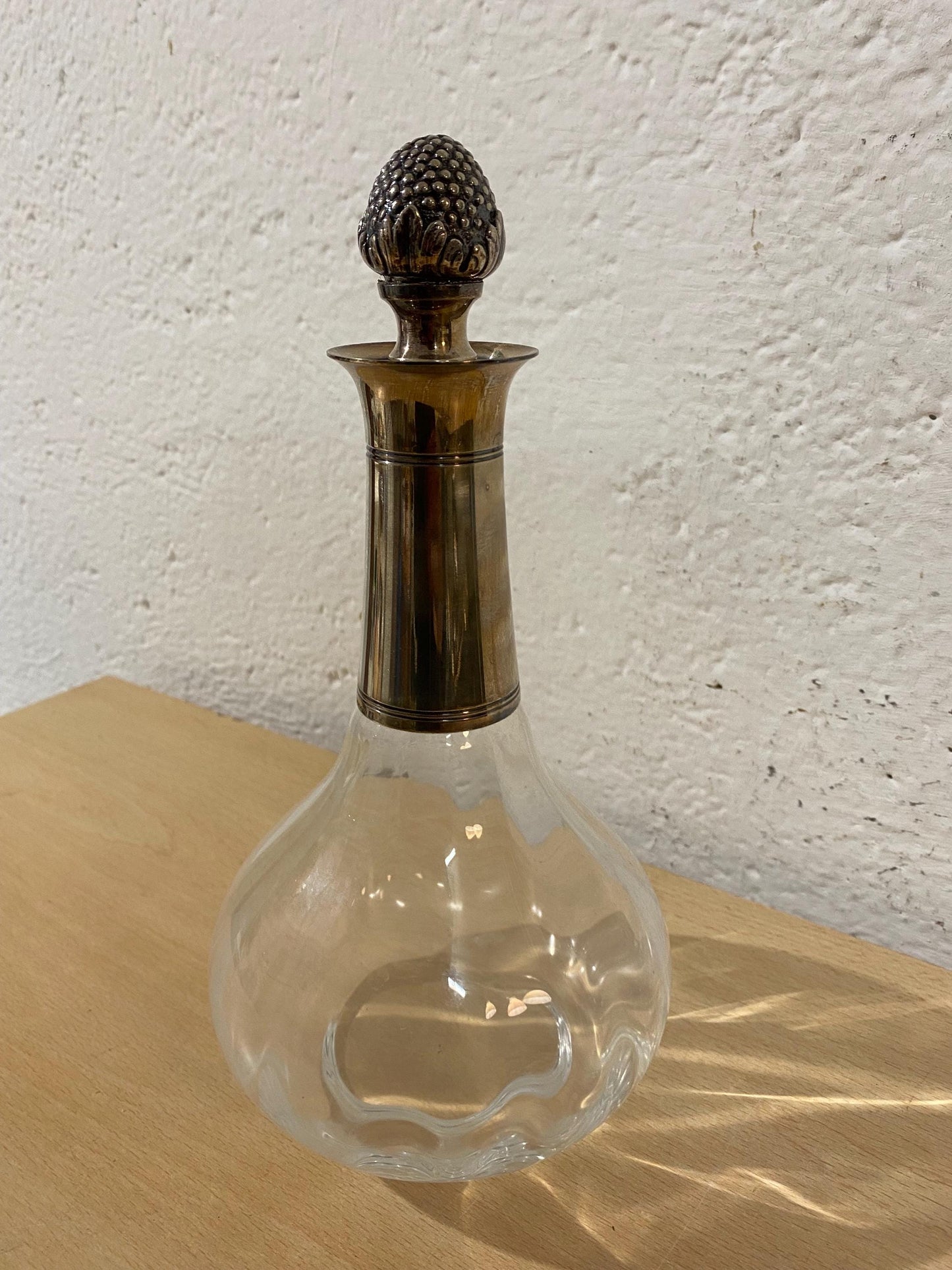Christofle Fleuron Decanter Tappo a forma di ghianda Vetro e placcato argento - 20 secolo, Francia