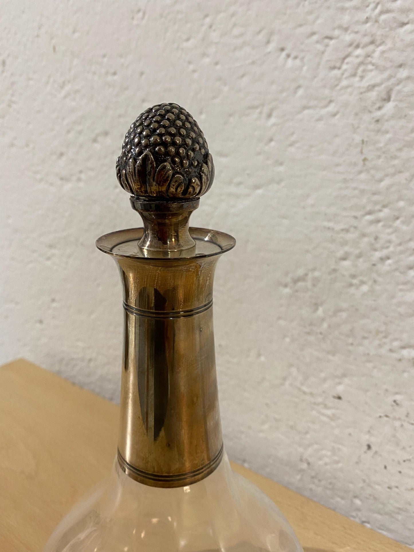 Christofle Fleuron Decanter Tappo a forma di ghianda Vetro e placcato argento - 20 secolo, Francia