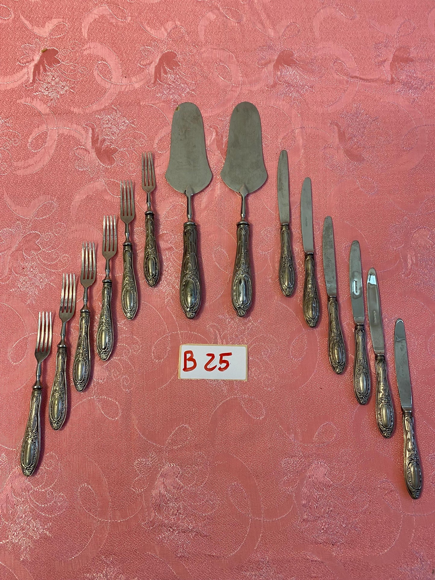 Set Vintage Posate da Dolce in Argento Inciso 14 Pezzi Eleganti con Manico Cesellato