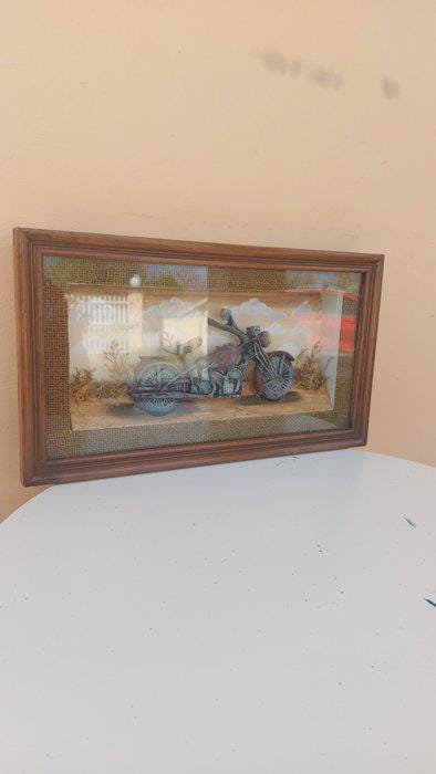 Diorama Vintage in Legno e Metallo - Moto Custom - 44x25x6 cm - Fatto a Mano