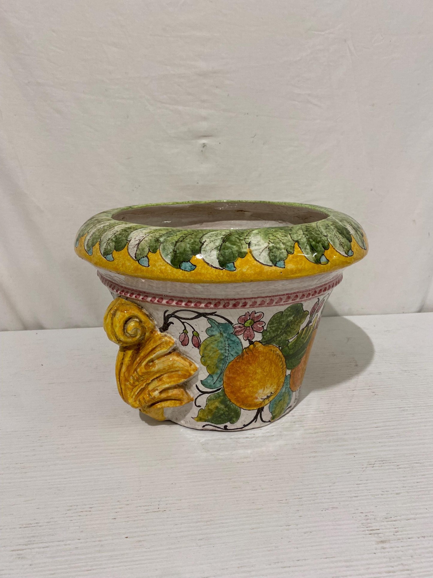 Sottovaso in Ceramica Dipinto a Mano Stile Mediterraneo con Limoni e Uva Costa dAmalfi Eleganza Artigianale Italiana 32 cm (12.6)