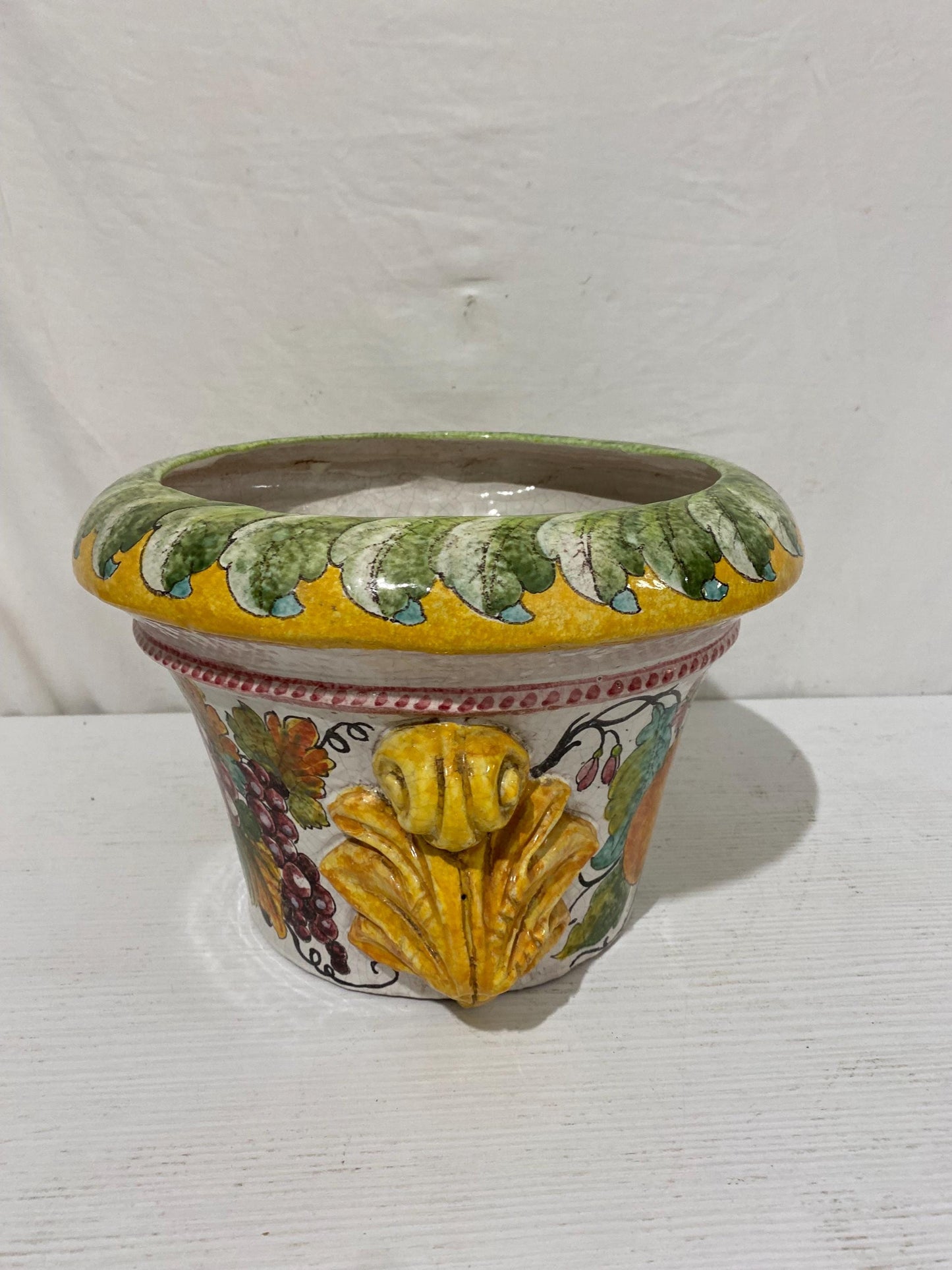 Sottovaso in Ceramica Dipinto a Mano Stile Mediterraneo con Limoni e Uva Costa dAmalfi Eleganza Artigianale Italiana 32 cm (12.6)