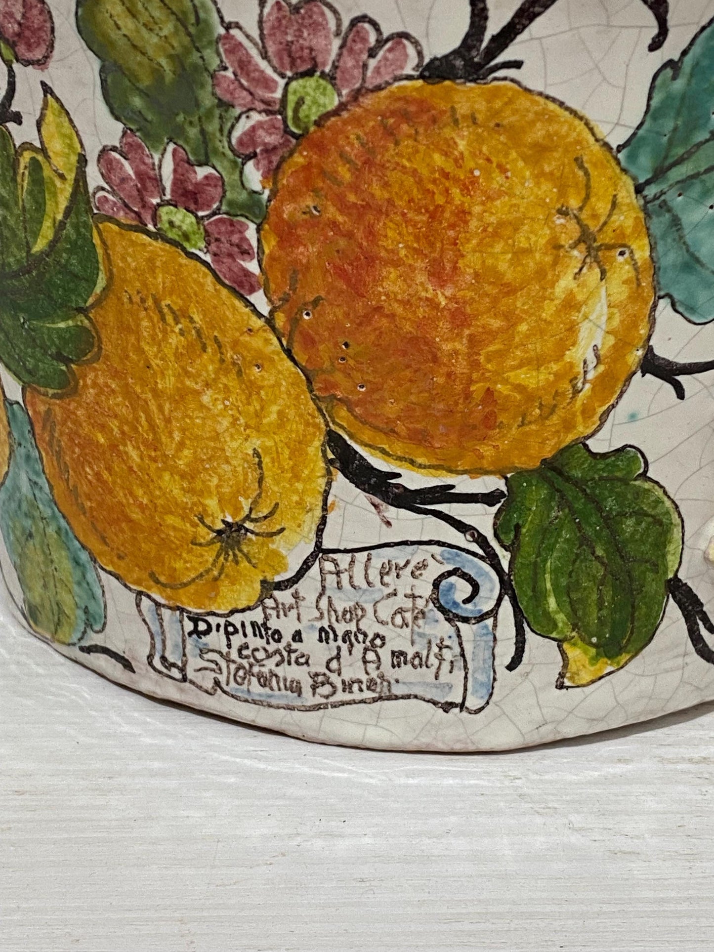 Sottovaso in Ceramica Dipinto a Mano Stile Mediterraneo con Limoni e Uva Costa dAmalfi Eleganza Artigianale Italiana 32 cm (12.6)
