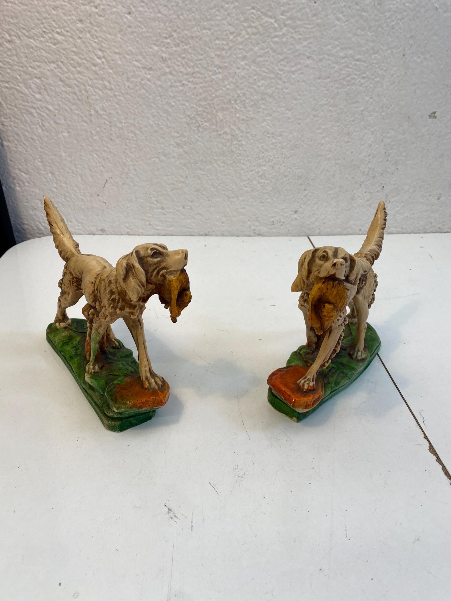 Coppia di Statuette figure Vintage Setter Inglese in Resina Dipinta a Mano 17x21x6 cm
