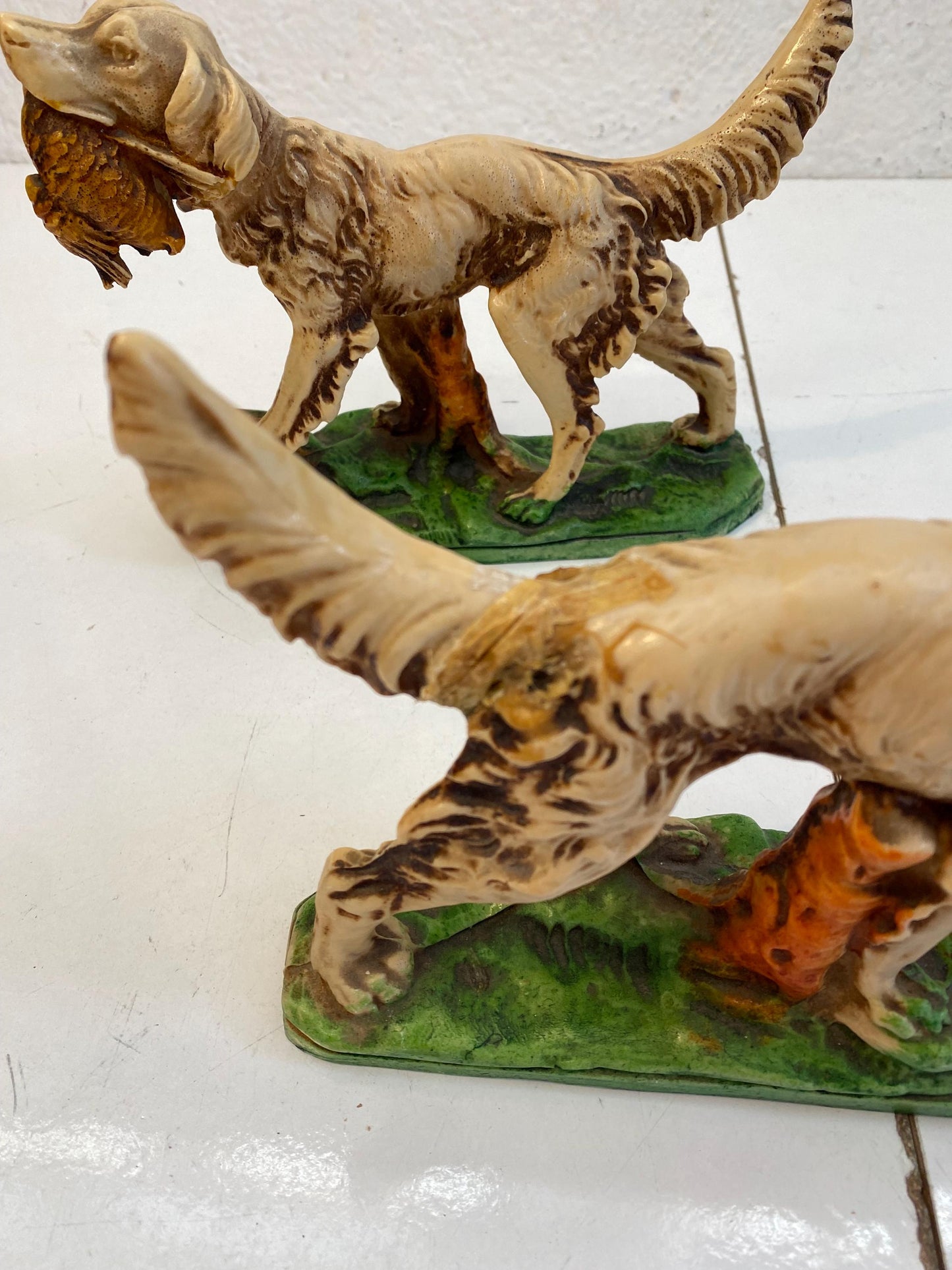 Coppia di Statuette figure Vintage Setter Inglese in Resina Dipinta a Mano 17x21x6 cm