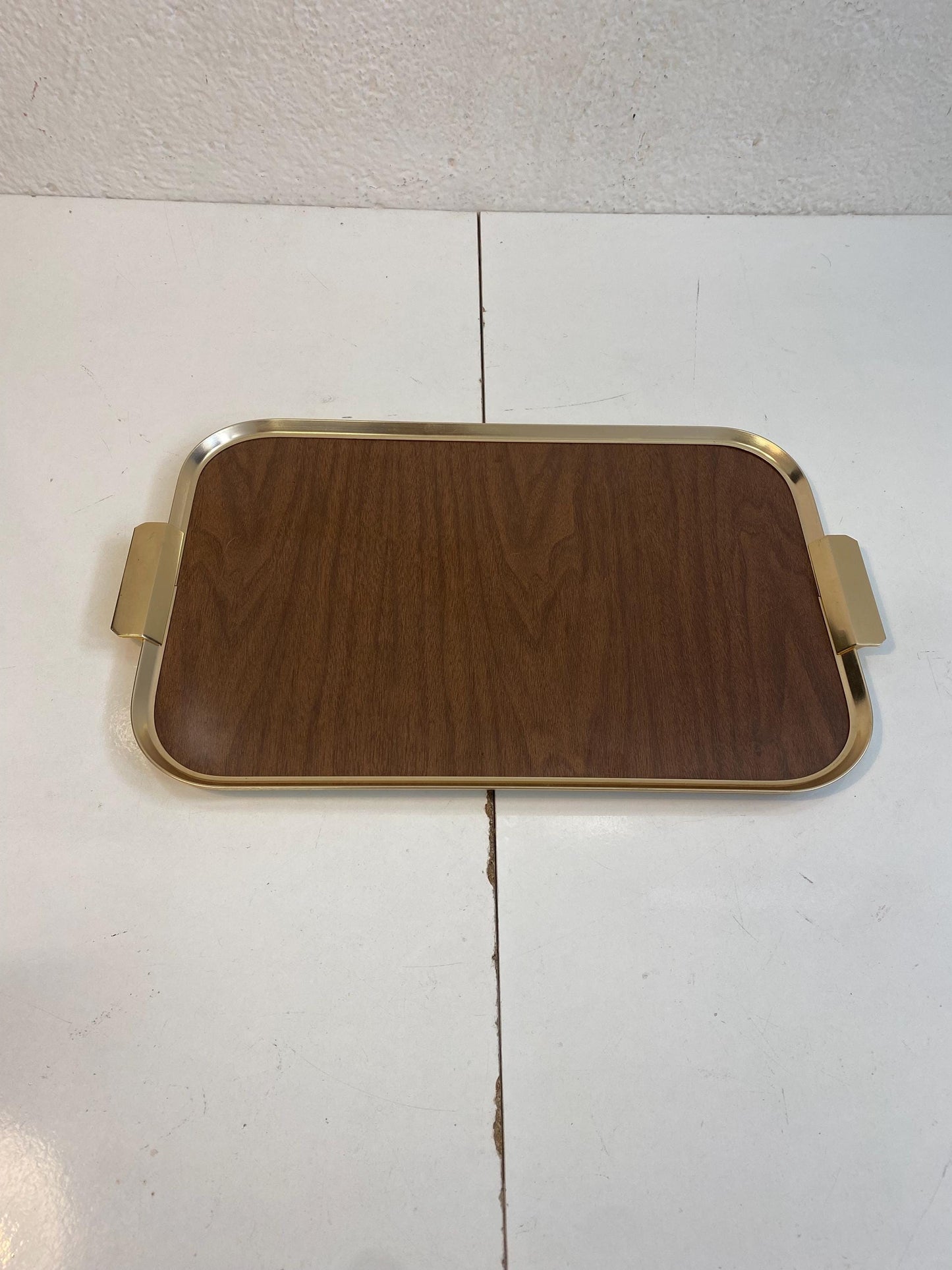 Vassoio Vintage Anni '60 in legno e ottone dorato Stile retrò elegante (47,5x28,5 cm)