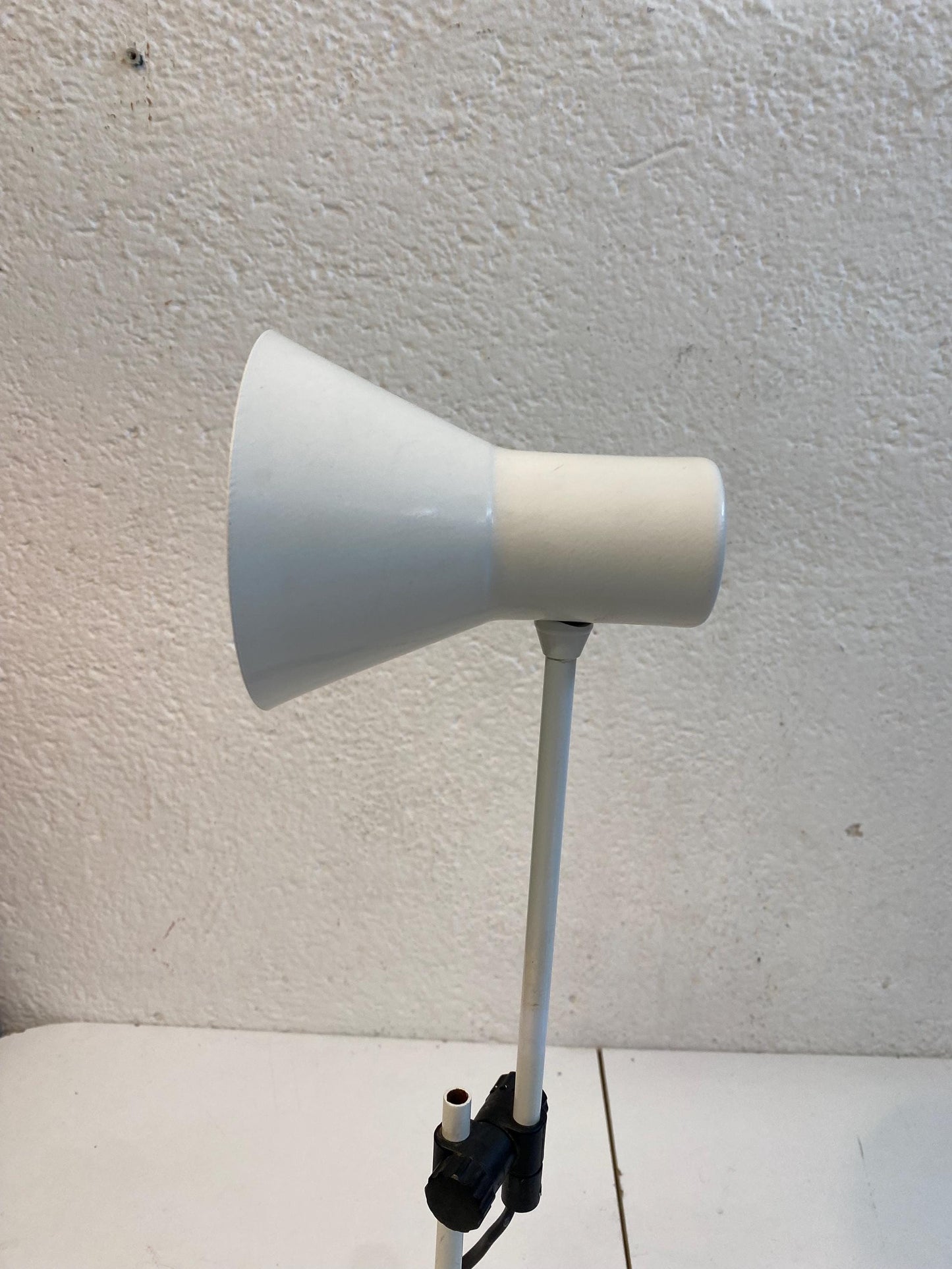 Lampada da Scrivania Vintage in Metallo Bianco - Regolabile in altezza - Made in Italy - 55 cm