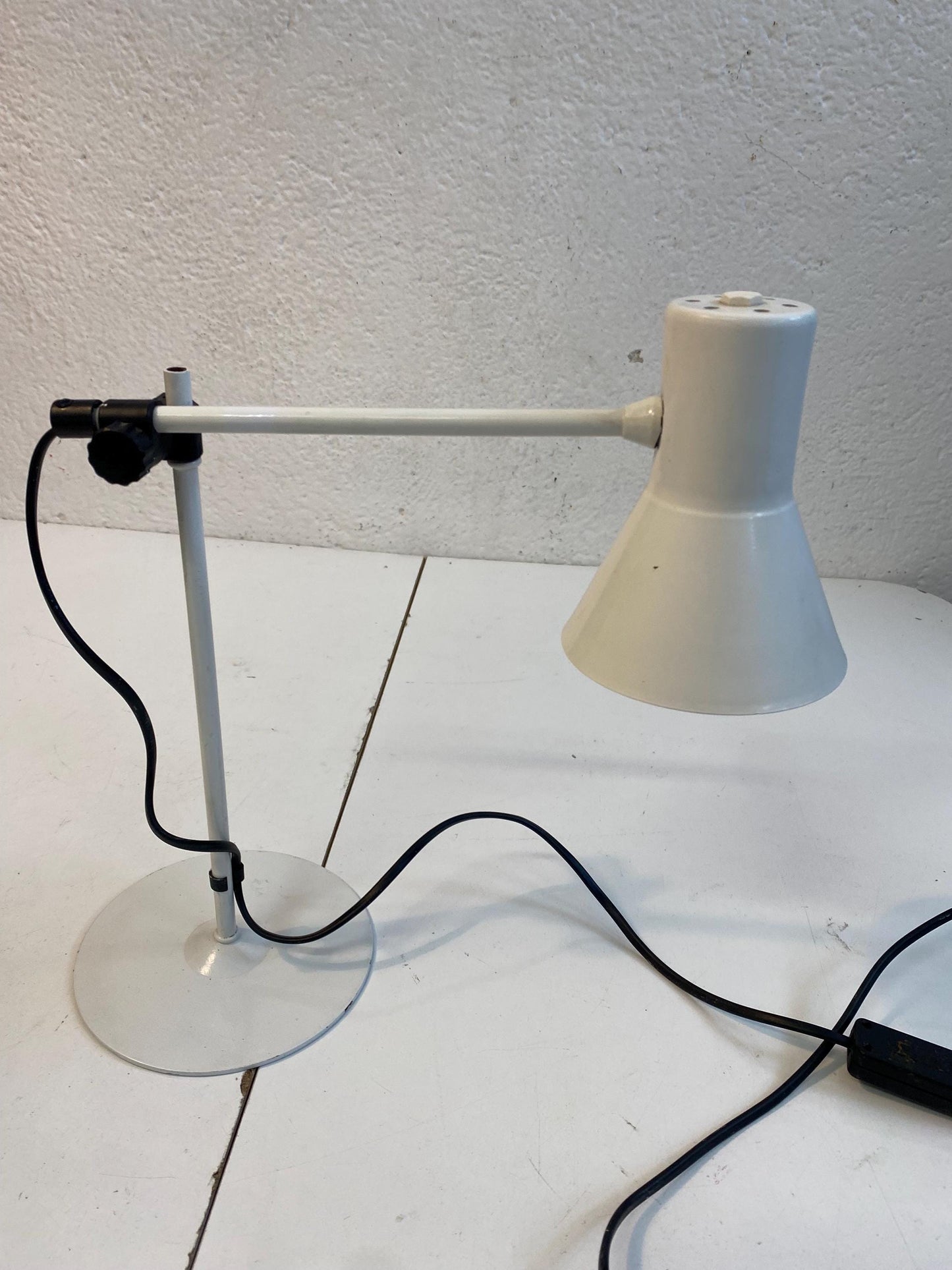 Lampada da Scrivania Vintage in Metallo Bianco - Regolabile in altezza - Made in Italy - 55 cm