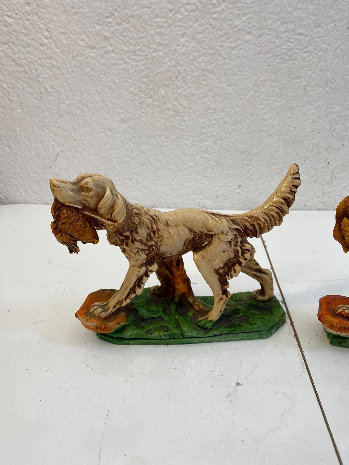 Coppia di Statuette figure Vintage Setter Inglese in Resina Dipinta a Mano 17x21x6 cm