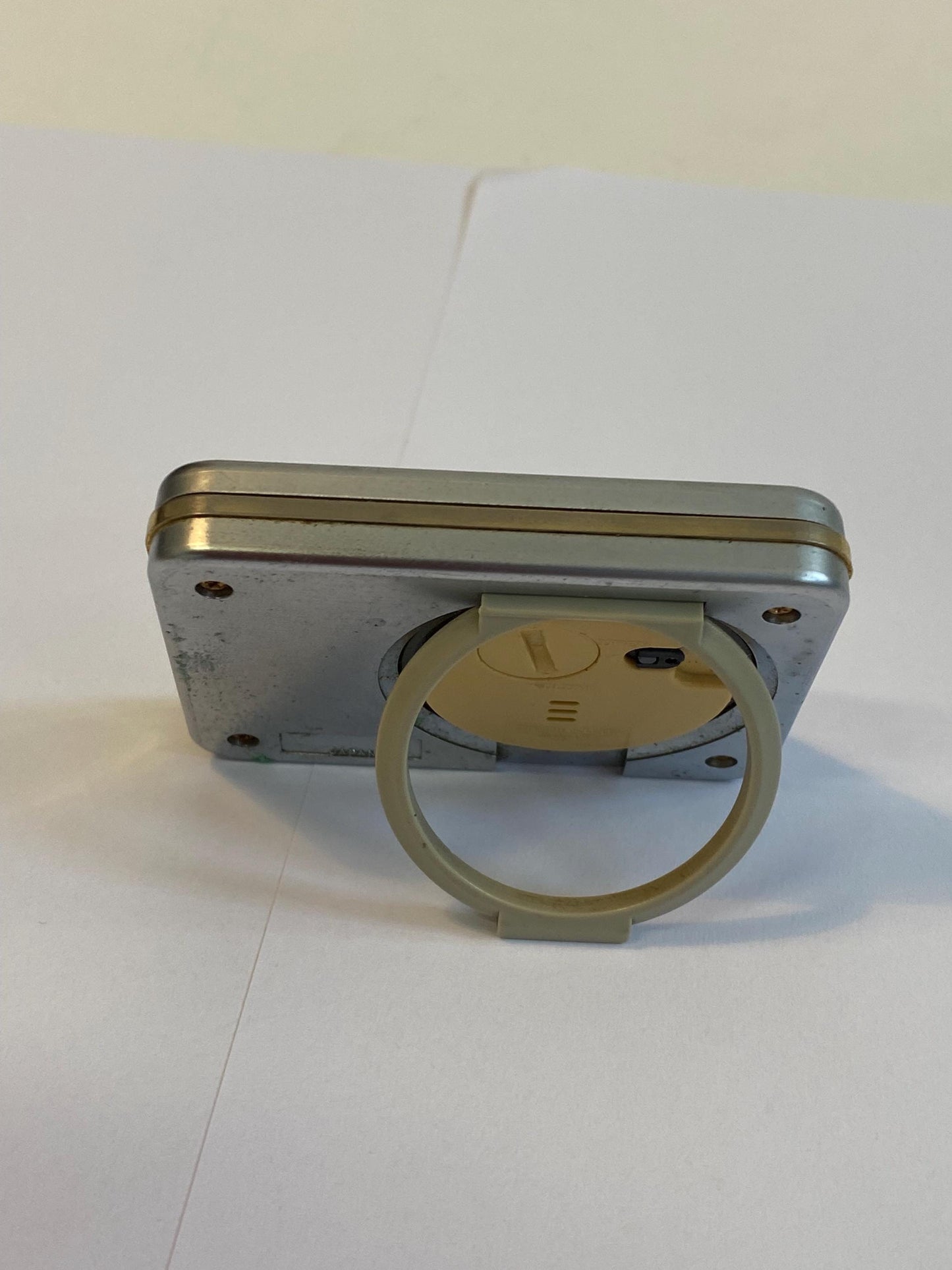 Orologio da viaggio vintage SEIKO Quartz Japan anni '70 Design retrò con dettagli dorati 6,2x4,5 cm