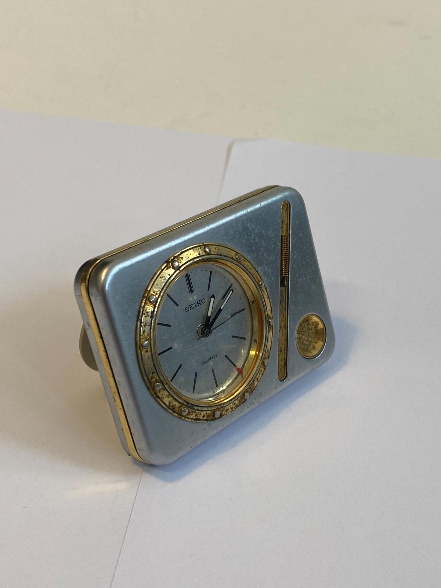 Orologio da viaggio vintage SEIKO Quartz Japan anni '70 Design retrò con dettagli dorati 6,2x4,5 cm