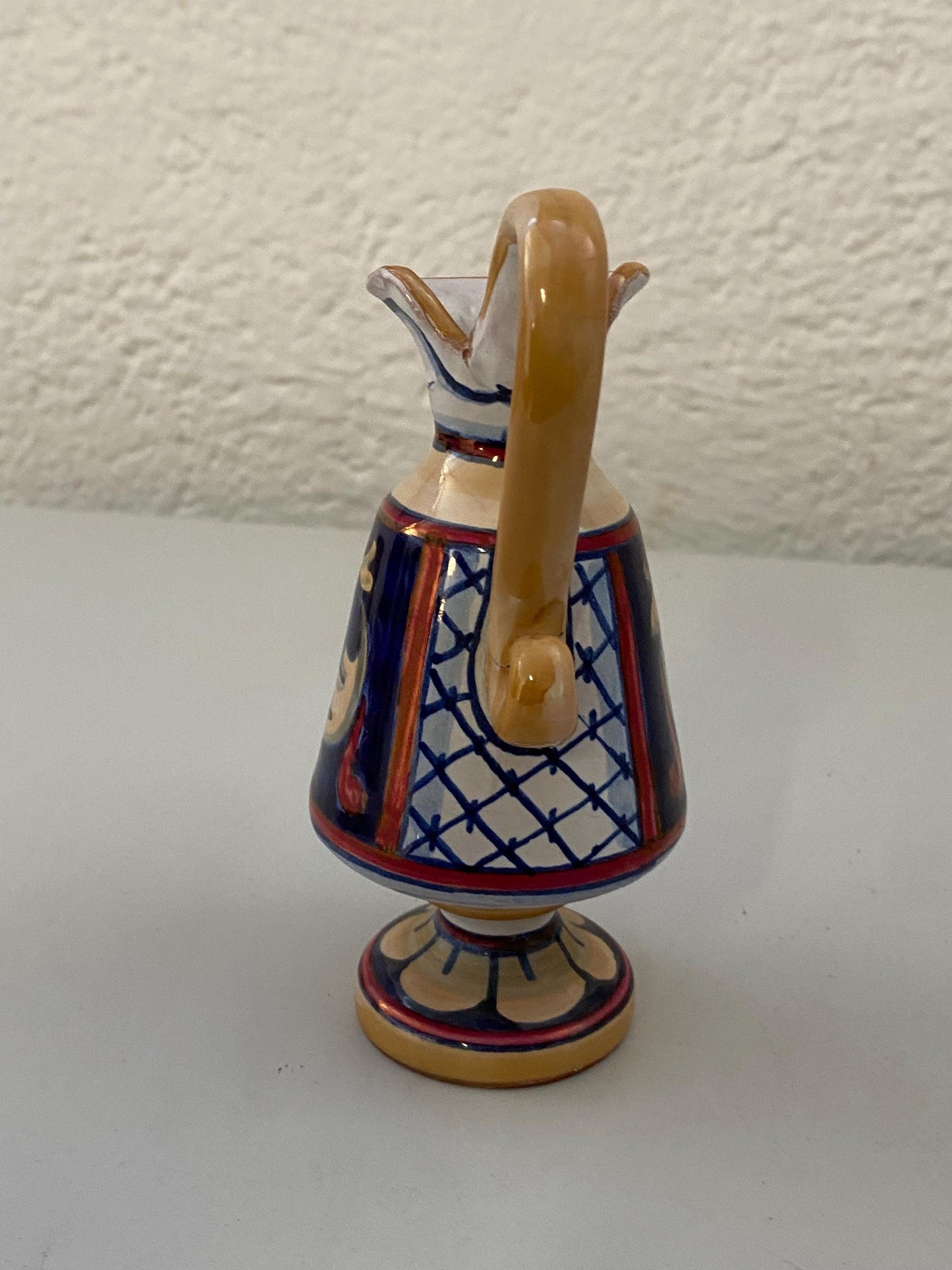 Piccola brocca vintage in ceramica Deruta firmata Raffi  Dipinta a mano  13,5x6,5x6 cm