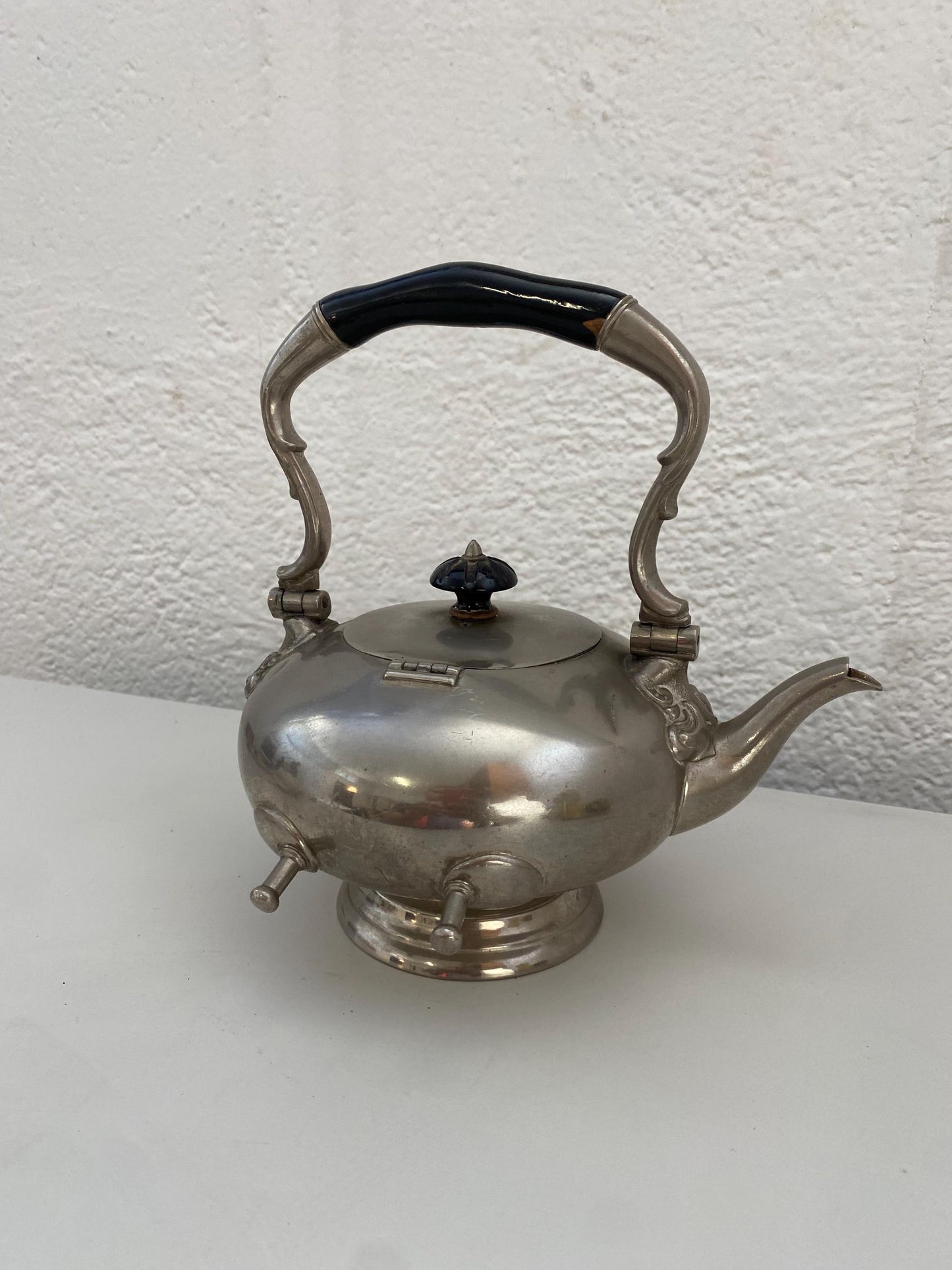 Teiera Samovar Luigi XV Rococo: Un Tocco Reggale per la Tua Casa da Favola