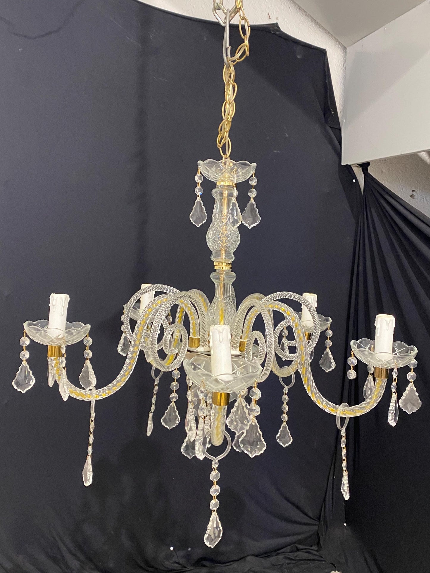 Lampadario vintage in vetro di Murano a 5 luci con pendenti, cristalli e dettagli oro, 40x60 cm regolabile stile classico raffinato