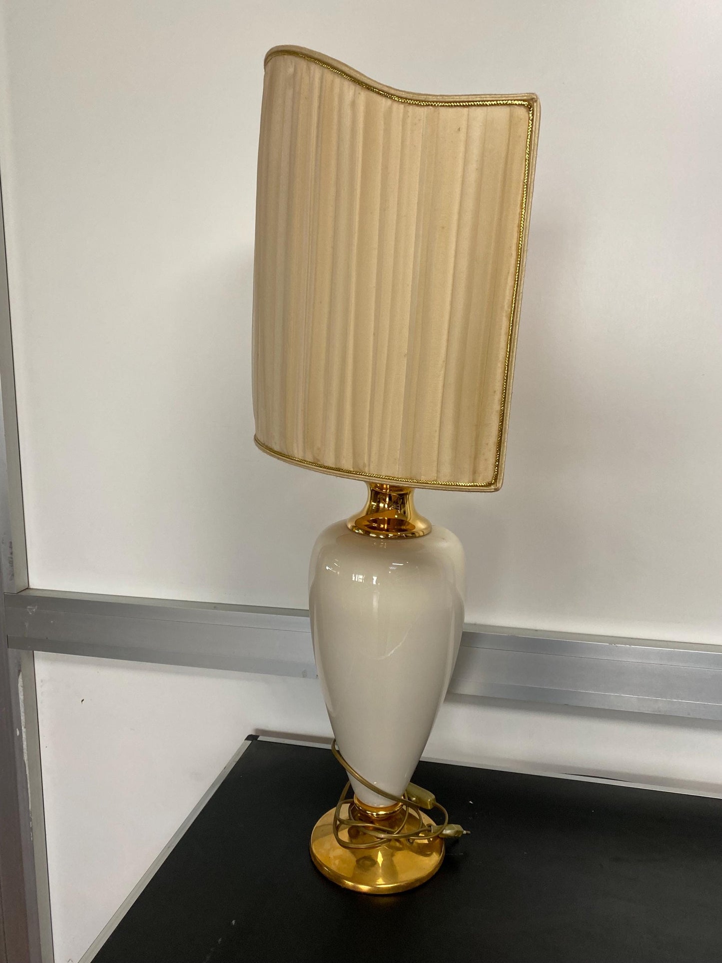 Base lampada vintage anni '70 in ceramica bianca effetto oro | 56x16 cm solo base | ideale per arredamento rétro, shabby o classico