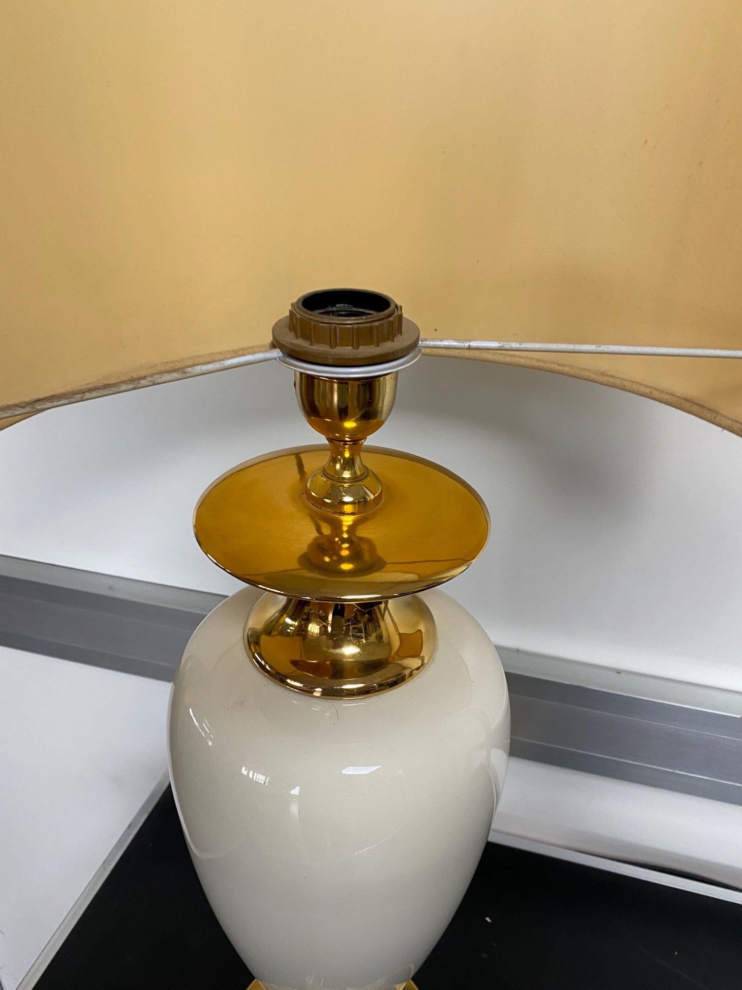 Base lampada vintage anni '70 in ceramica bianca effetto oro | 56x16 cm solo base | ideale per arredamento rétro, shabby o classico