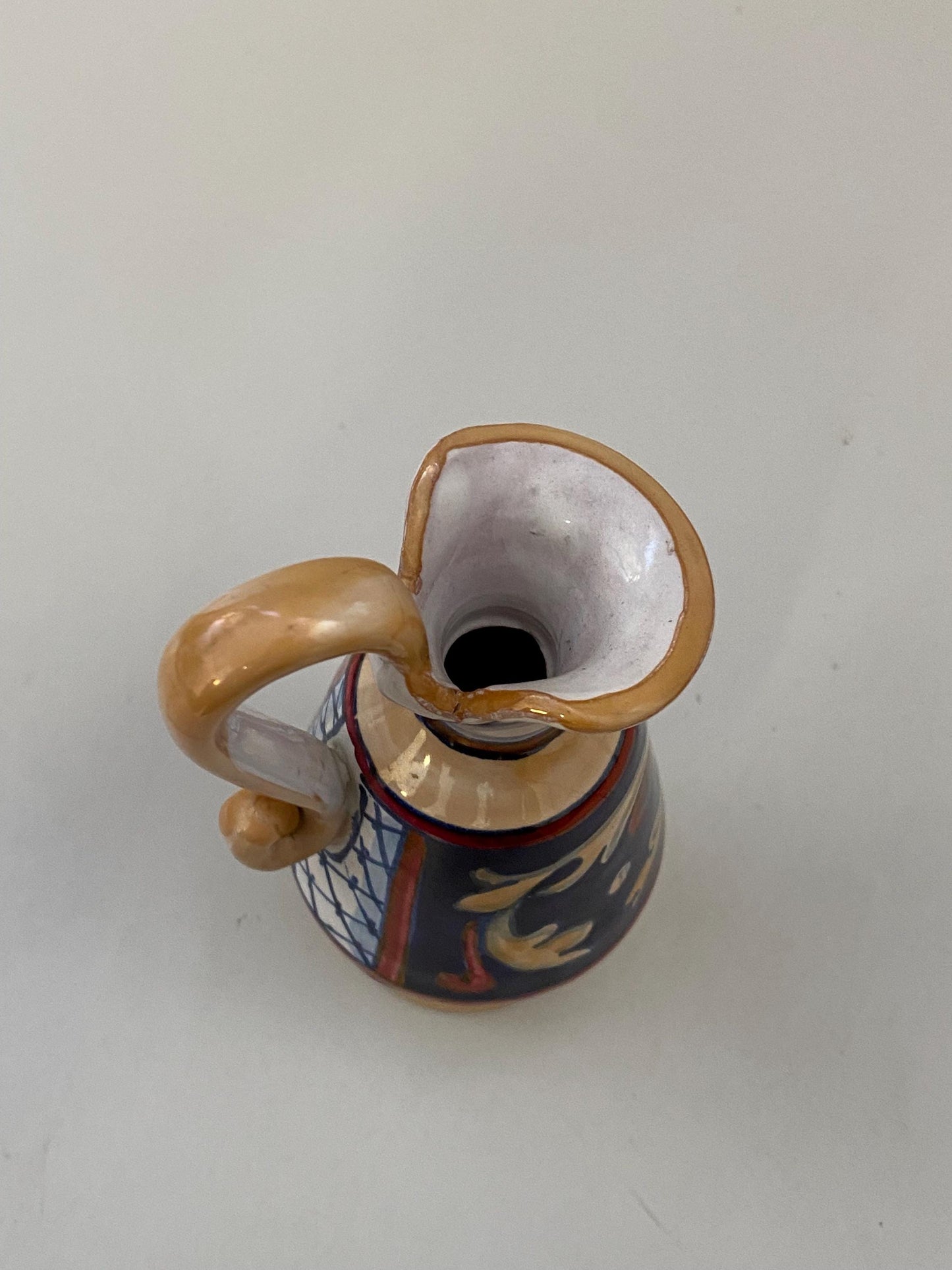 Piccola brocca vintage in ceramica Deruta firmata Raffi  Dipinta a mano  13,5x6,5x6 cm