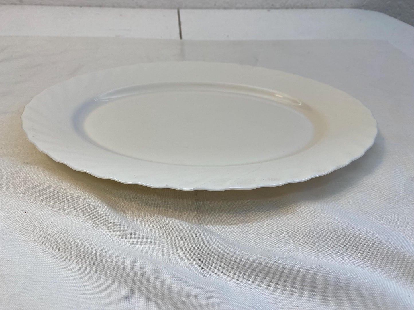 Piatto da portata ovale Arcopal France | Vetro opalino bianco 35x26 cm | Design vintage elegante per tavola e cucina